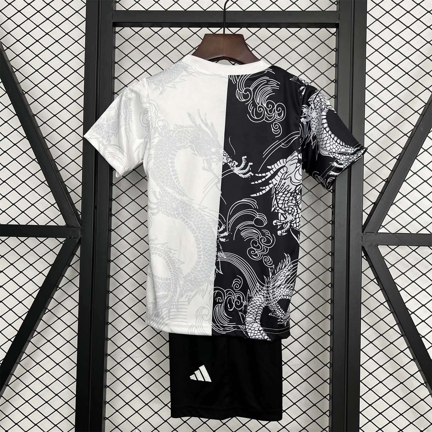 Real Madrid 25-26 Dragon White And Black Special Kids Kit - Unitedfutballjersey