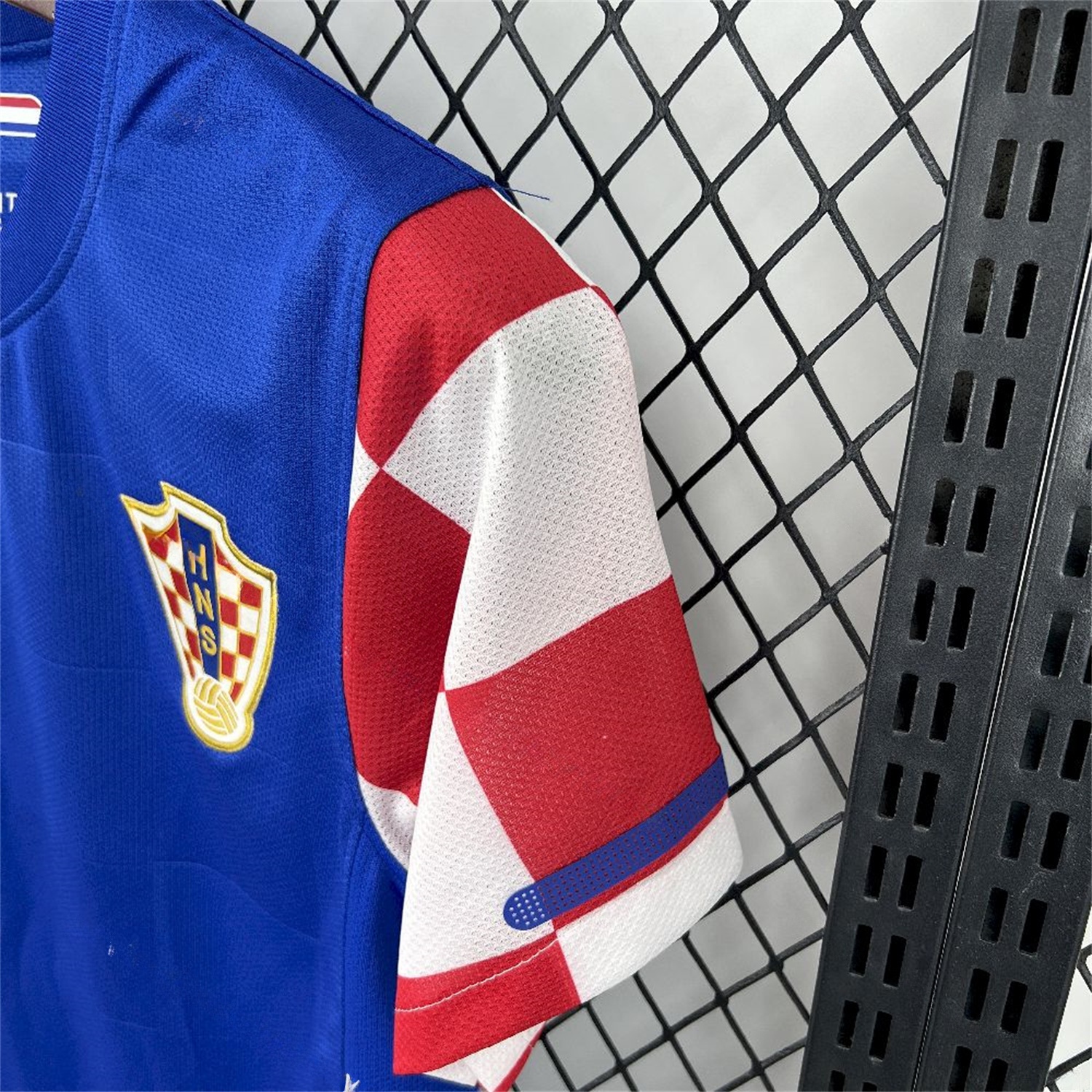Retro Croatia 2010 Away Jersey - Unitedfutballjersey