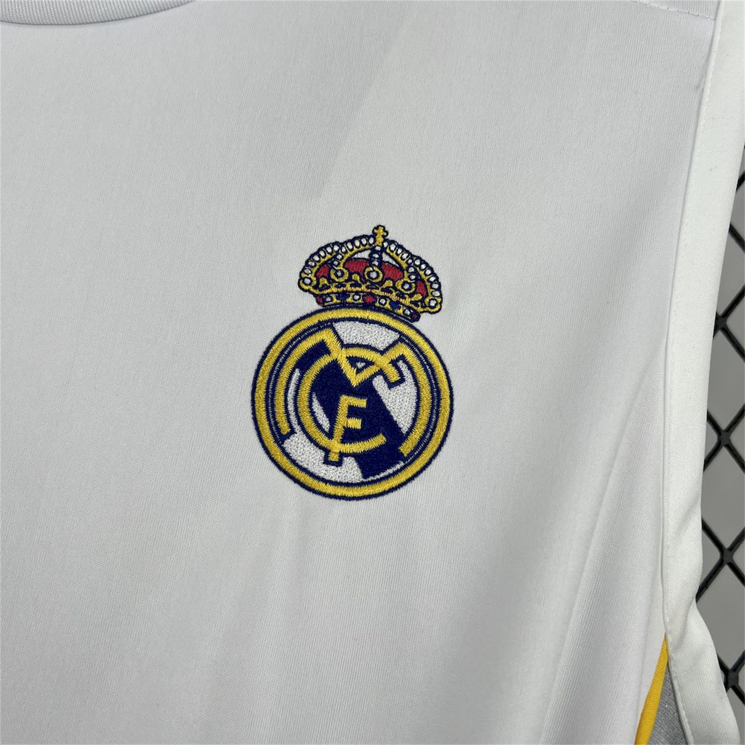 Real Madrid 25-26 Home Vest - Fans Version - Unitedfutballjersey