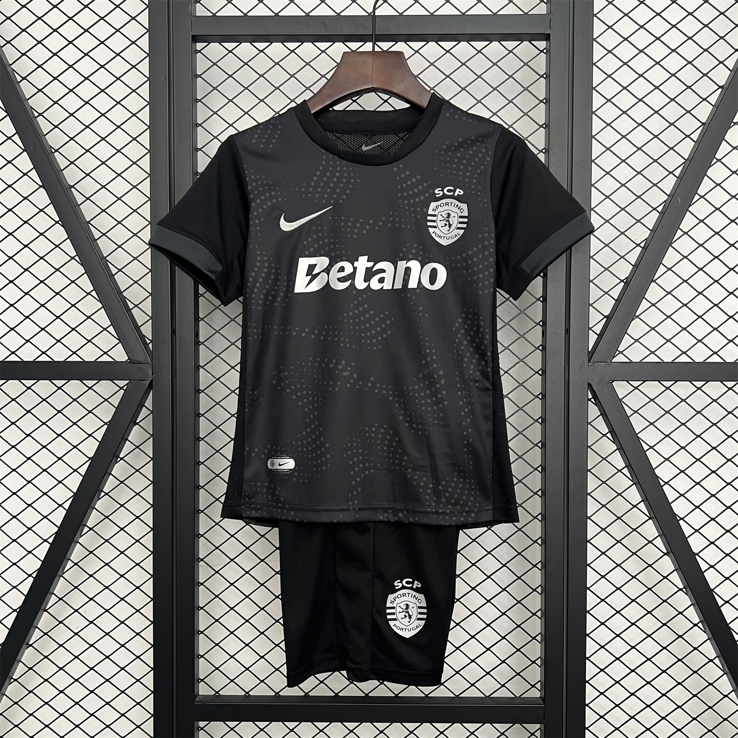 Sporting CP 25-26 Black Special Kids Kit - Unitedfutballjersey