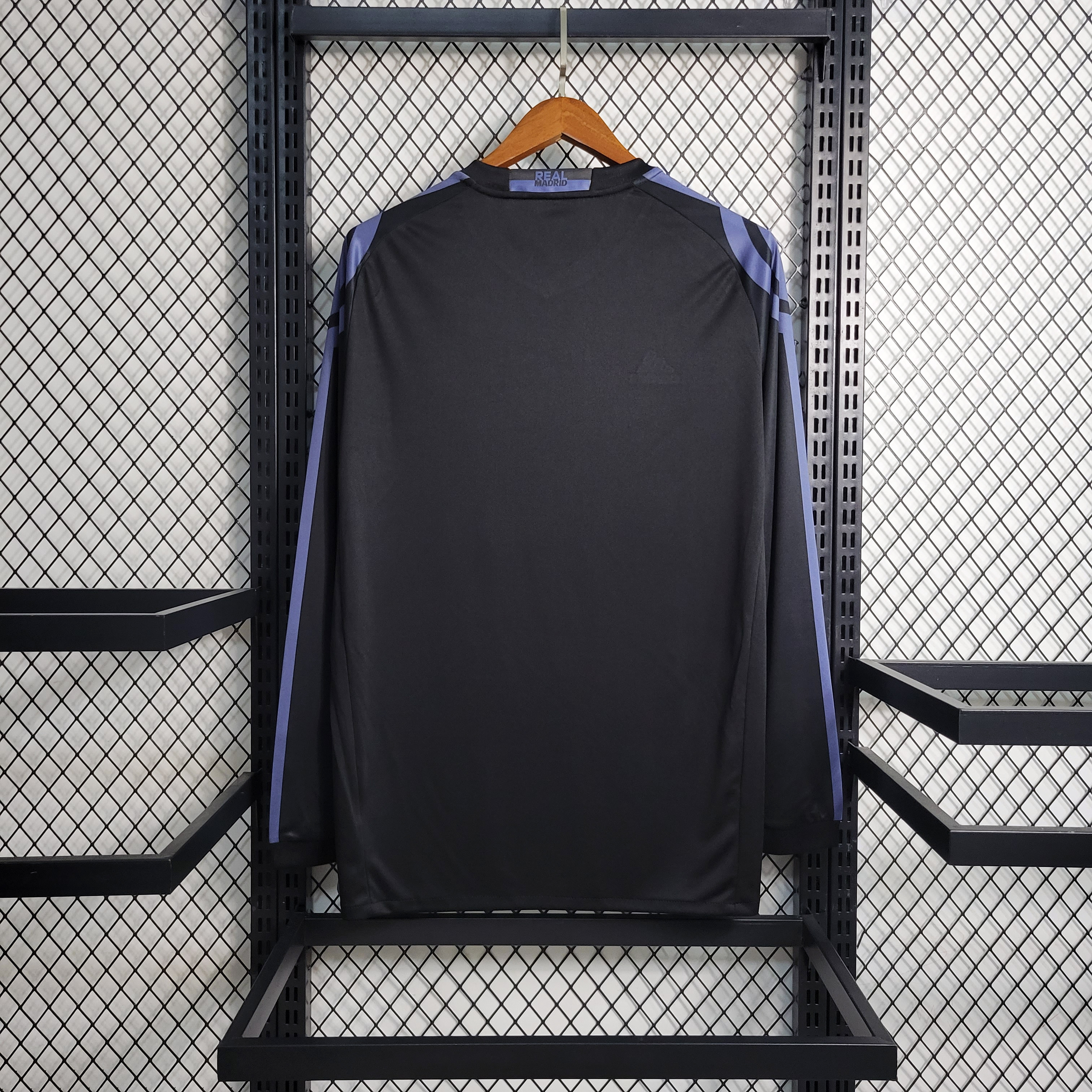 Retro Real Madrid 16-17 Third Long Sleeve Jersey - Unitedfutballjersey