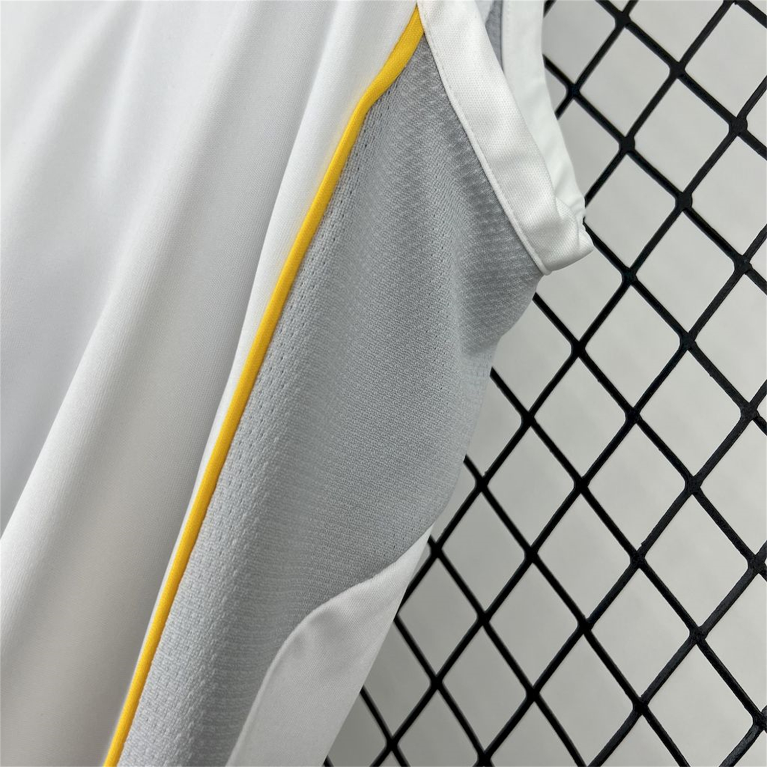 Real Madrid 25-26 Home Vest - Fans Version - Unitedfutballjersey