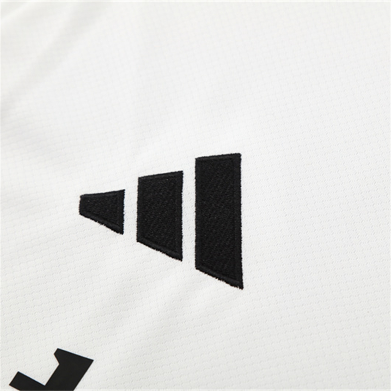 Manchester United 25-26 Kids Short-Sleeve Training Set - White Purple Top & Black Shorts - Unitedfutballjersey