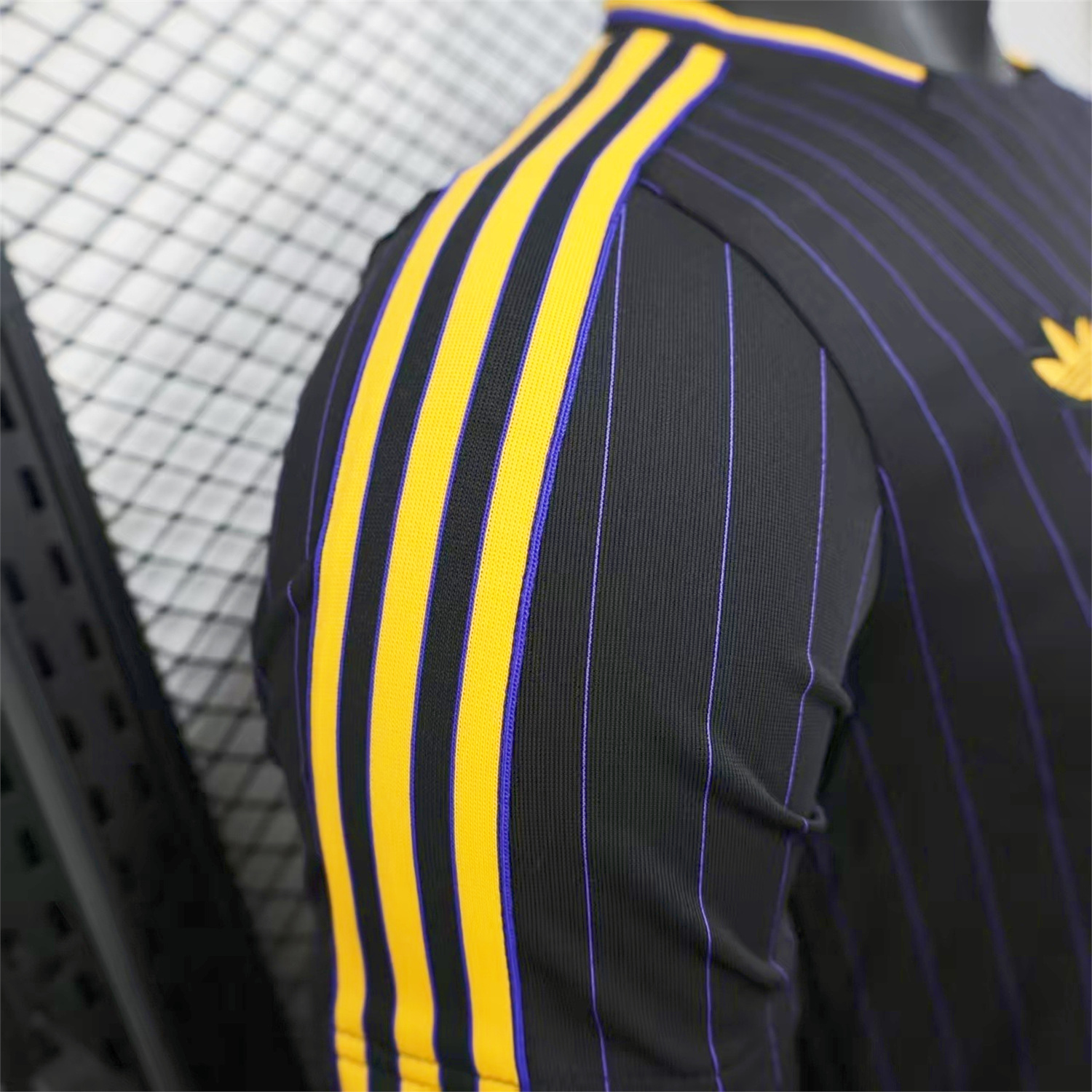 Manchester United 25-26 Trefoil Purple Lines Black Travel Jersey - Player Version - Unitedfutballjersey