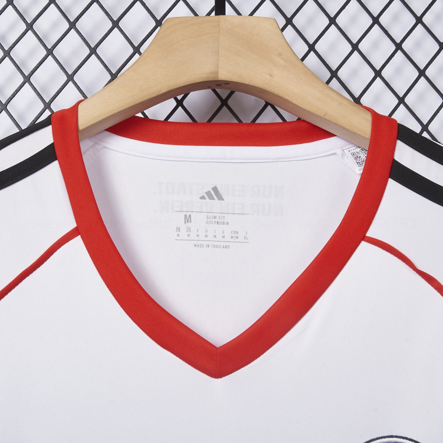 Frankfurt 25-26 Away White Jersey - Fans Version - Unitedfutballjersey