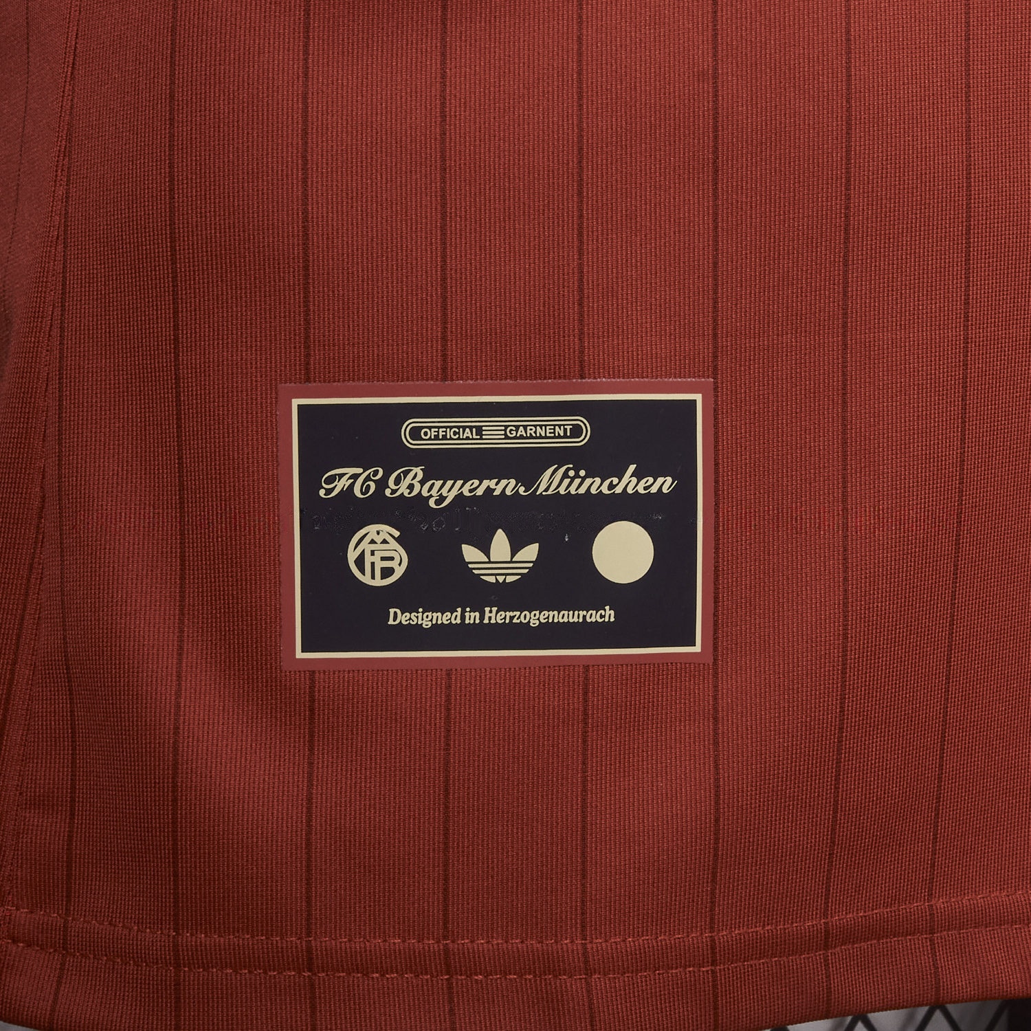 Bayern Munich 25-26 Trefoil Red Travel Jersey - Player Version - Unitedfutballjersey