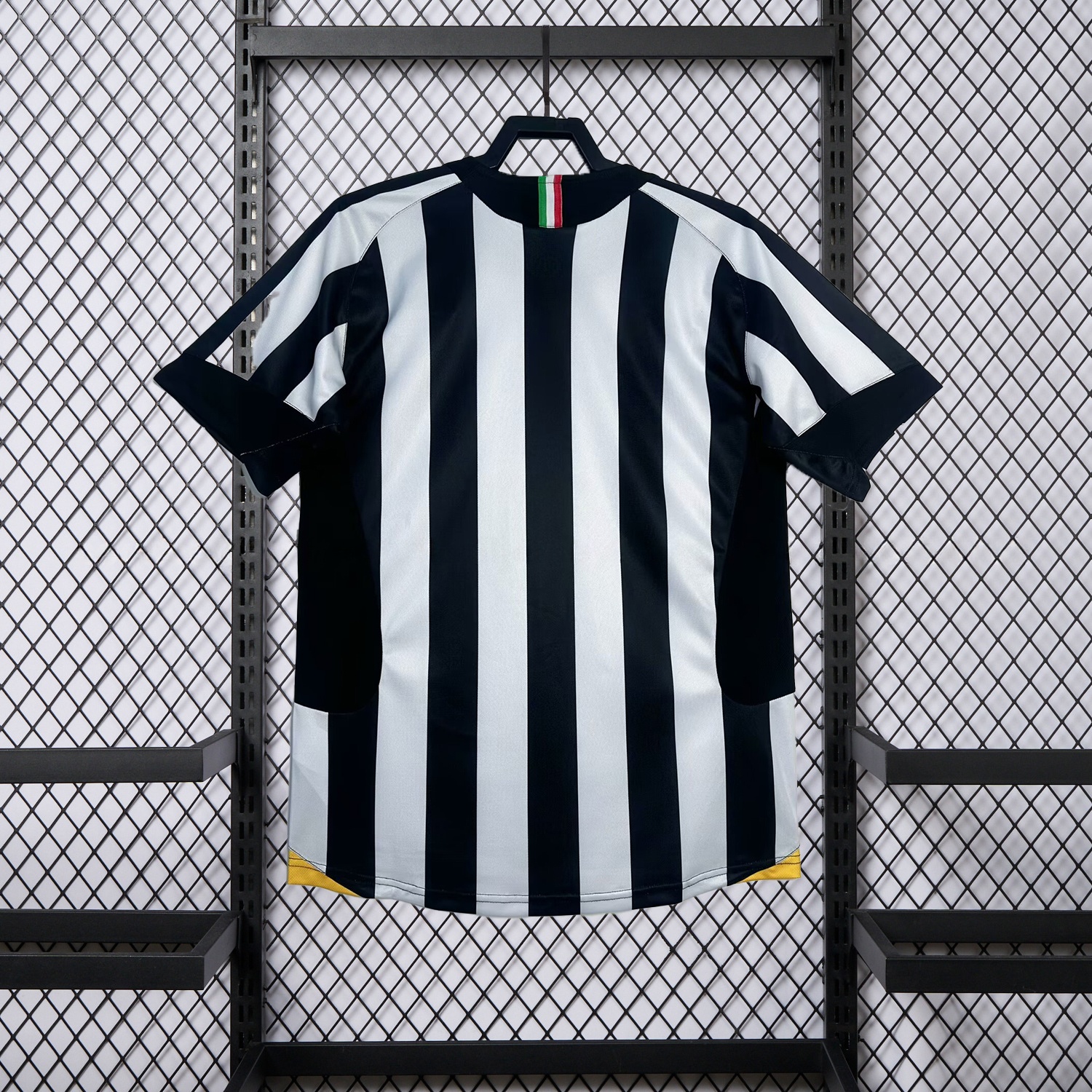 Retro Juventus 2005-06 Home Jersey - Unitedfutballjersey