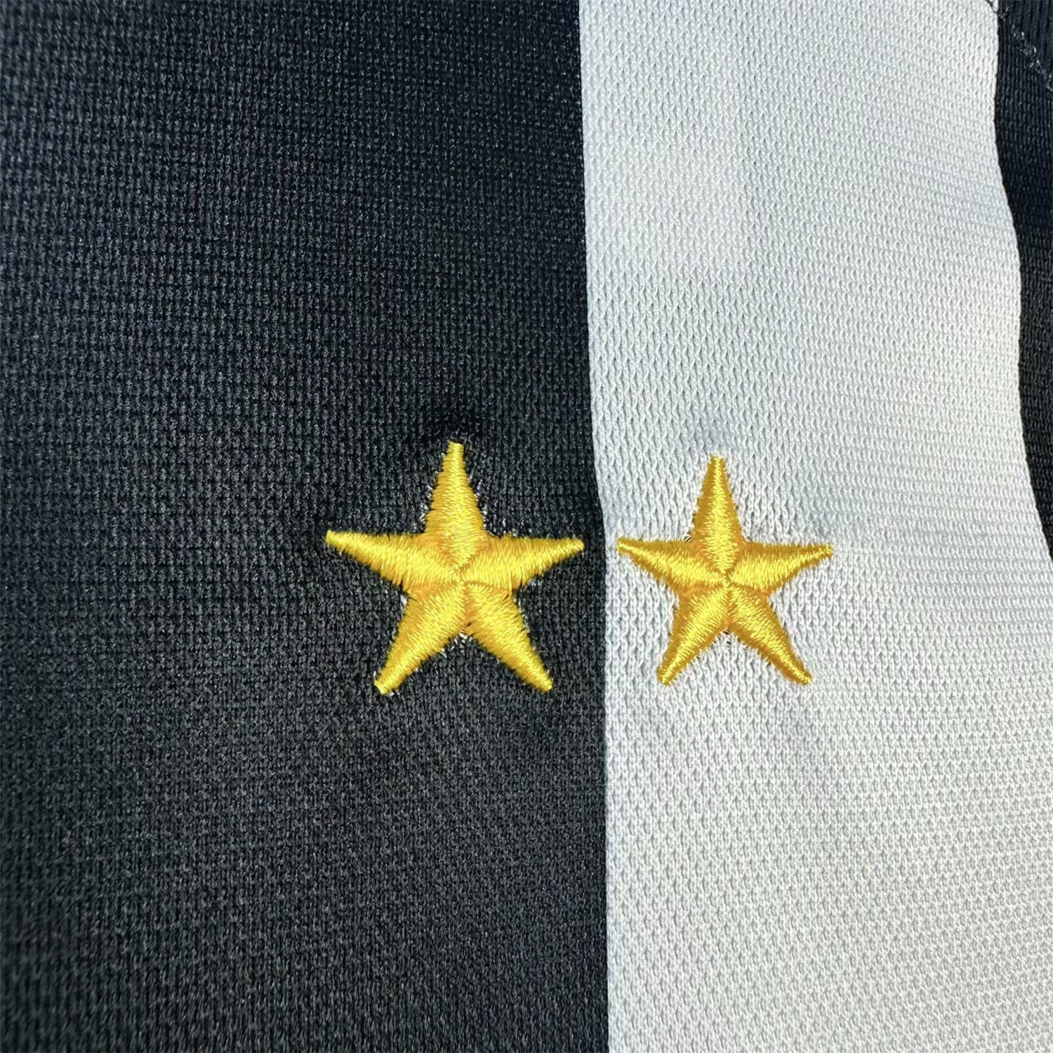 Retro Juventus 2005-06 Home Jersey - Unitedfutballjersey