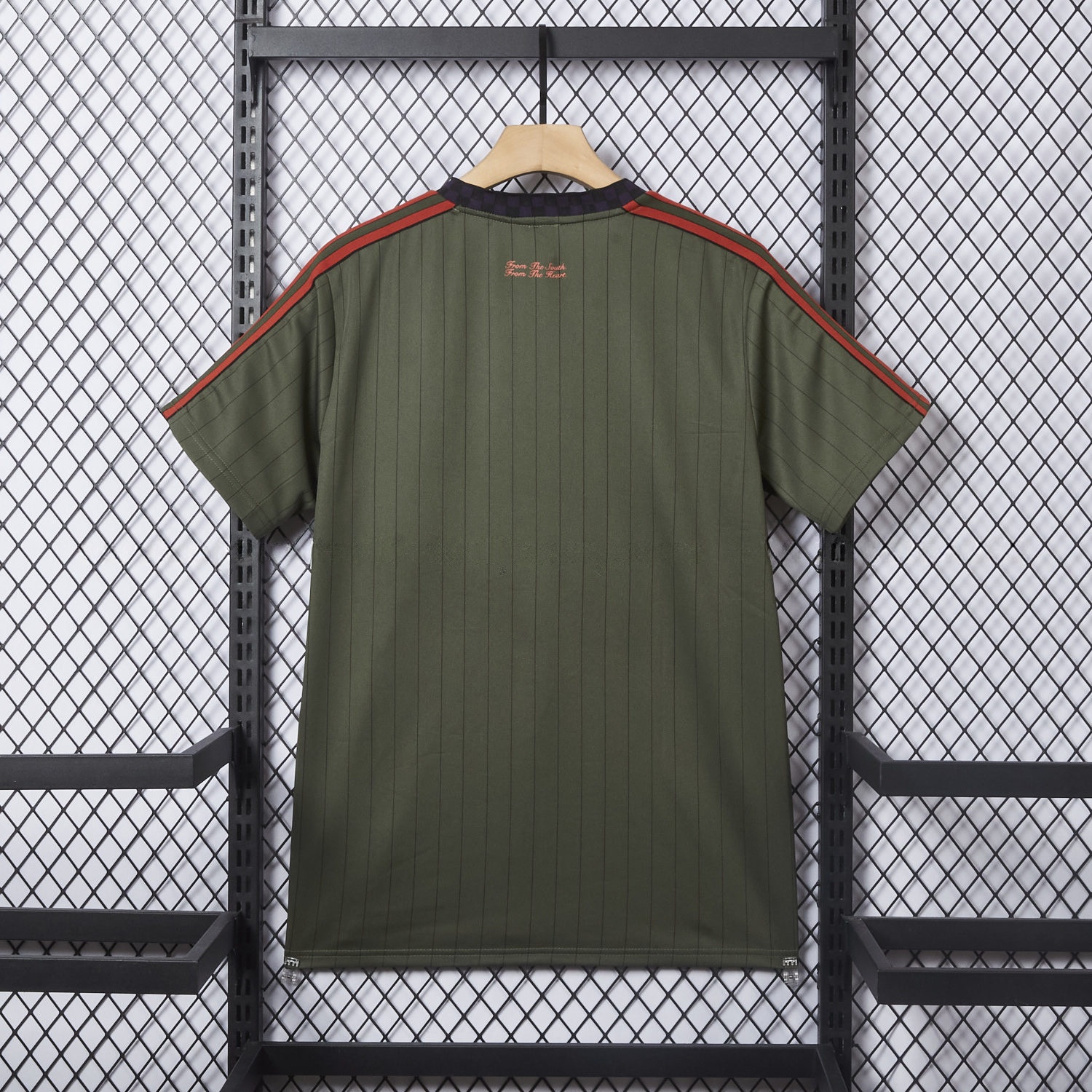 Bayern Munich 25-26 Trefoil Green Travel Jersey - Fans Version - Unitedfutballjersey