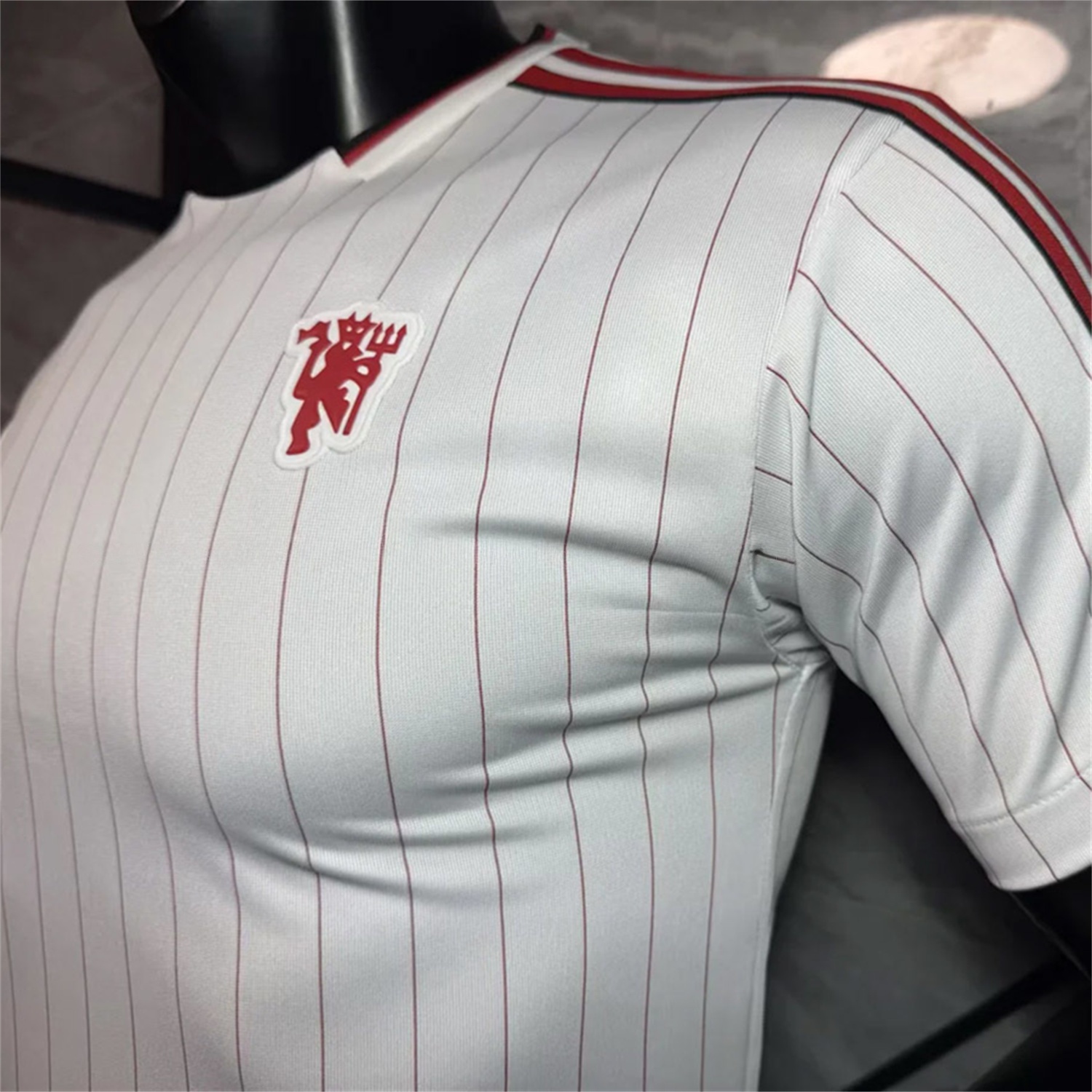 Manchester United 25-26 Trefoil Red Lines White Travel Jersey - Player Version - Unitedfutballjersey