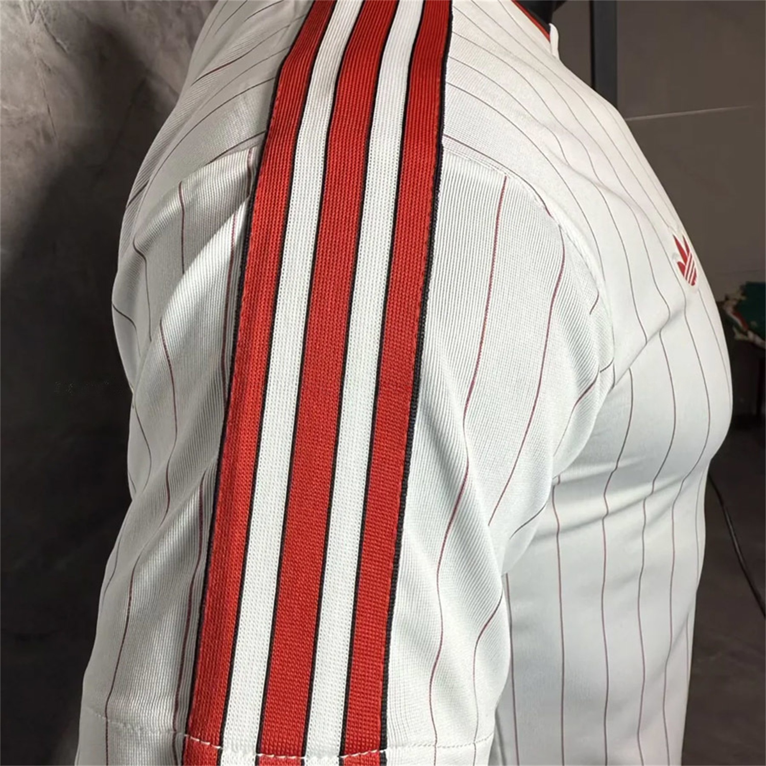 Manchester United 25-26 Trefoil Red Lines White Travel Jersey - Player Version - Unitedfutballjersey