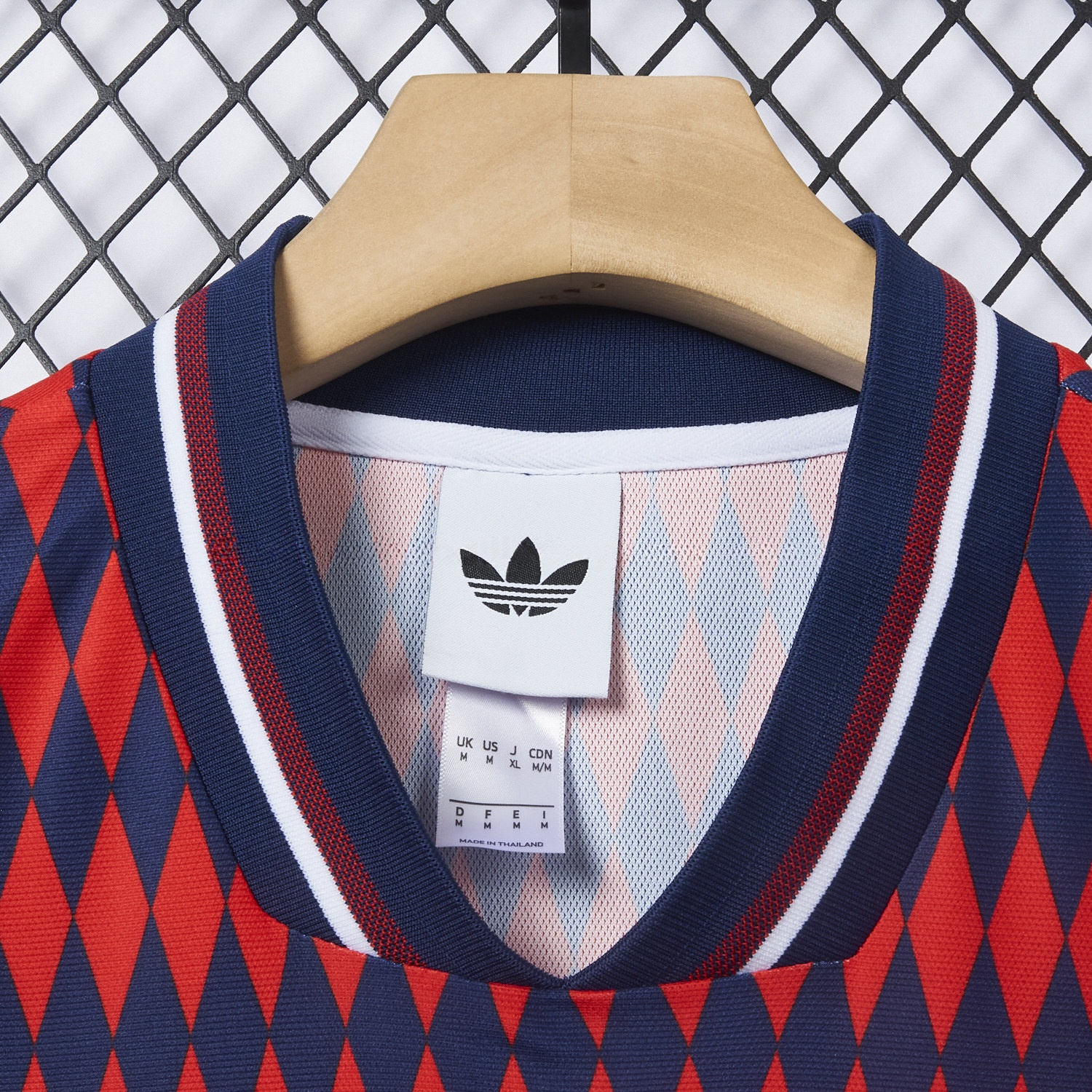 Bayern Munich 25-26 Trefoil Retro Style Red And Deep Blue Jersey - Fans Version - Unitedfutballjersey