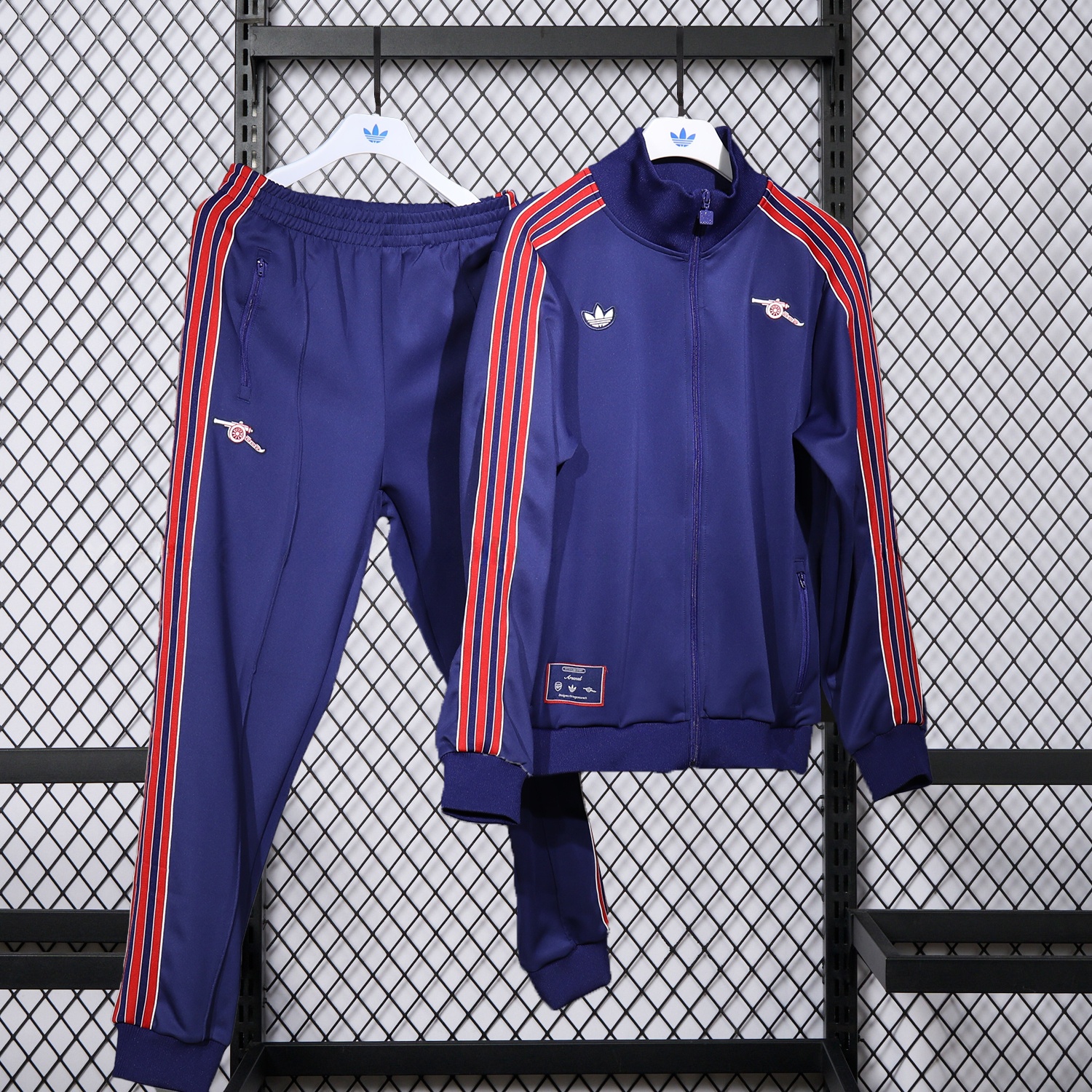 Arsenal 25-26 Red Lines Training Set - Purple Top and Purple Pants - Unitedfutballjersey