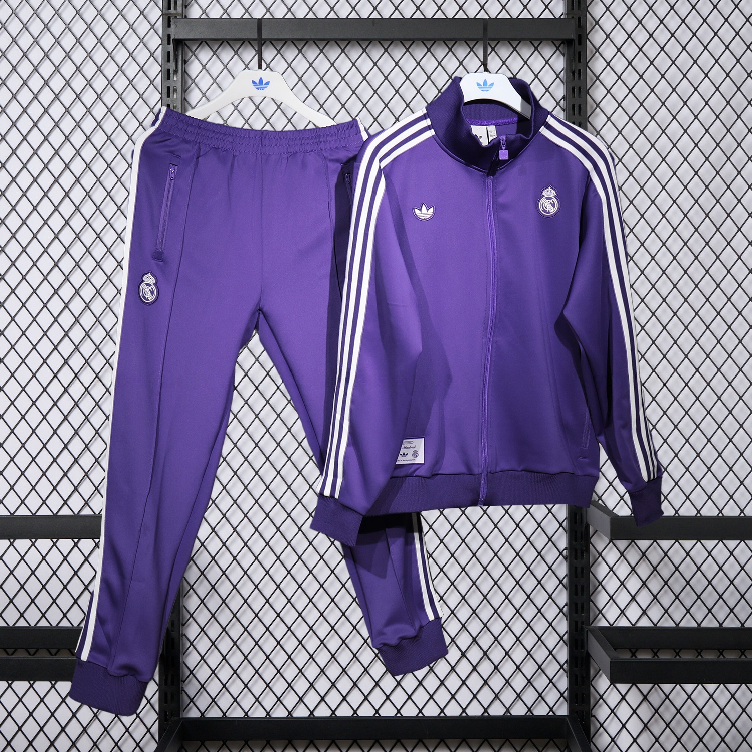 Real Madrid 25-26 White Lines Training Set - Purple Top and Purple Pants - Unitedfutballjersey