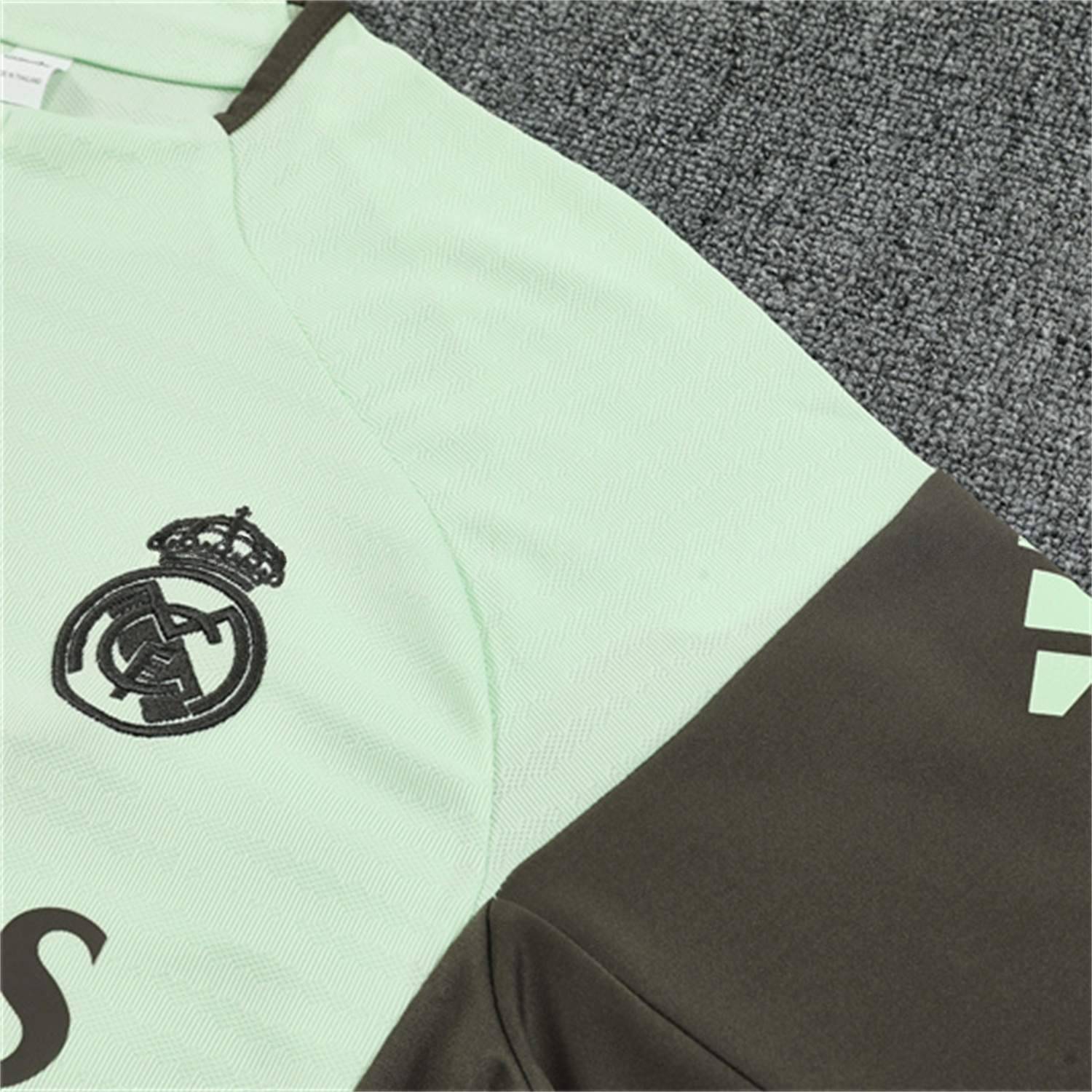 Real Madrid 25-26 Long Sleeve Training Set - Player Version - Light Green Top and Khaki Pants - Unitedfutballjersey
