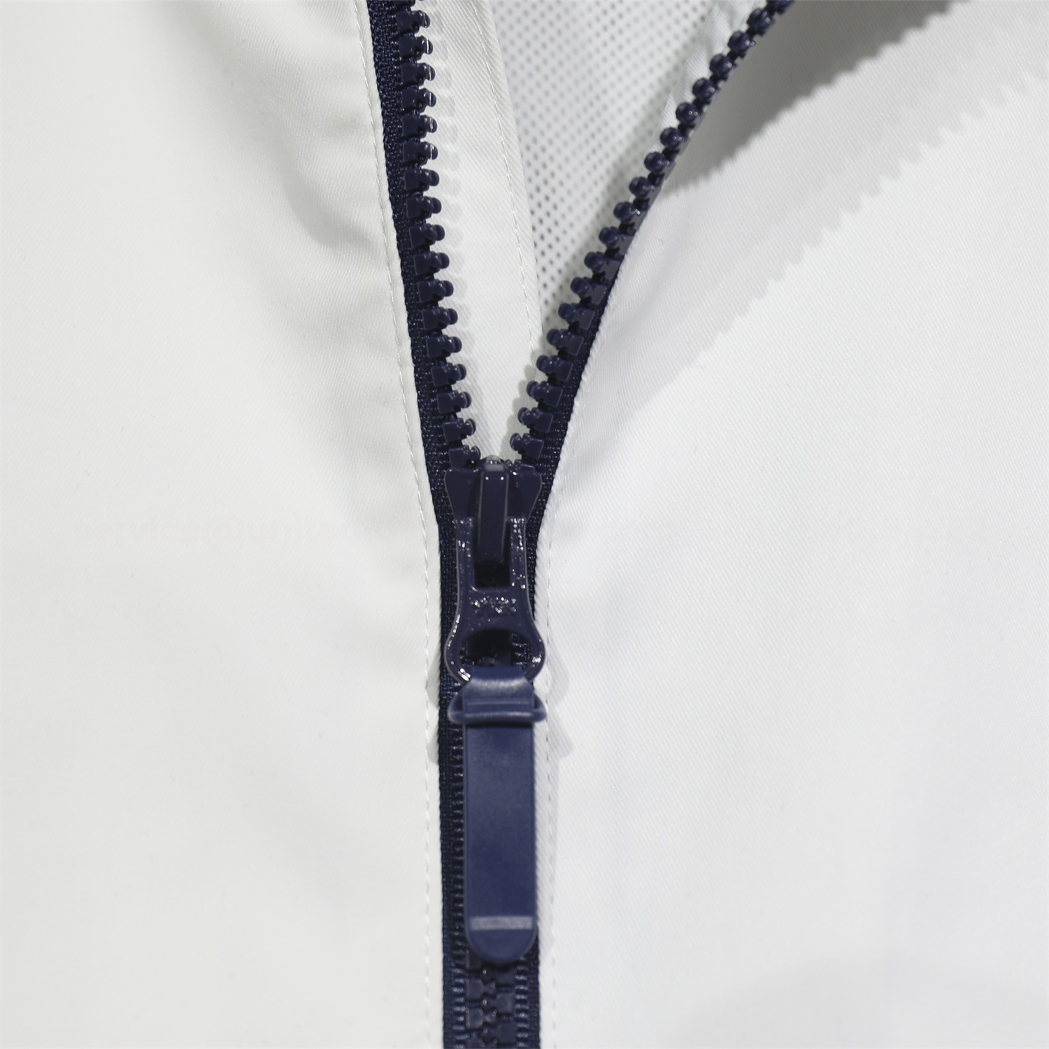 Paris Saint-Germain PSG 25-26 Throwback Windbreaker Jacket - White - Unitedfutballjersey