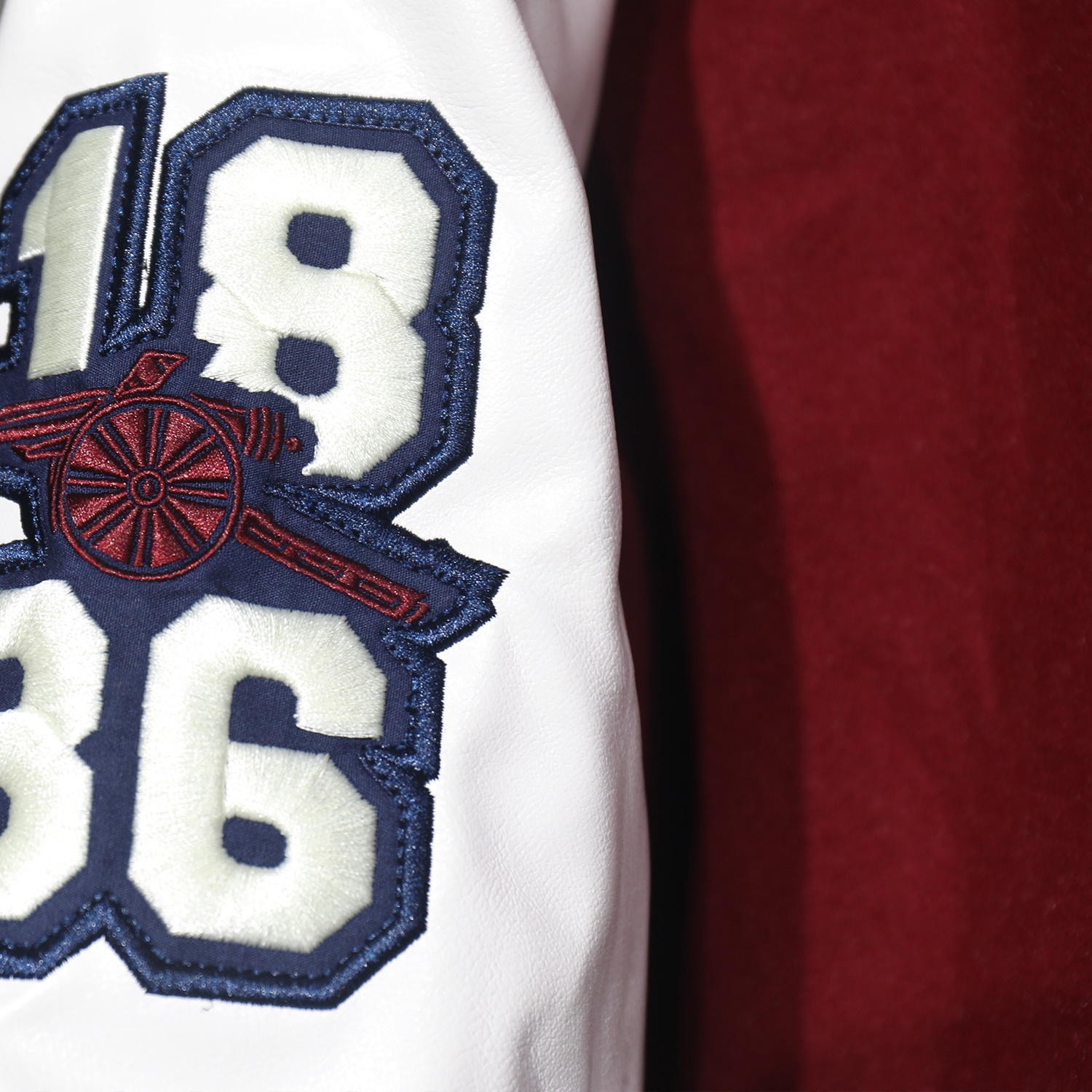 Arsenal 25-26 Warm Windbreaker Jacket - Wine Red And White - Unitedfutballjersey