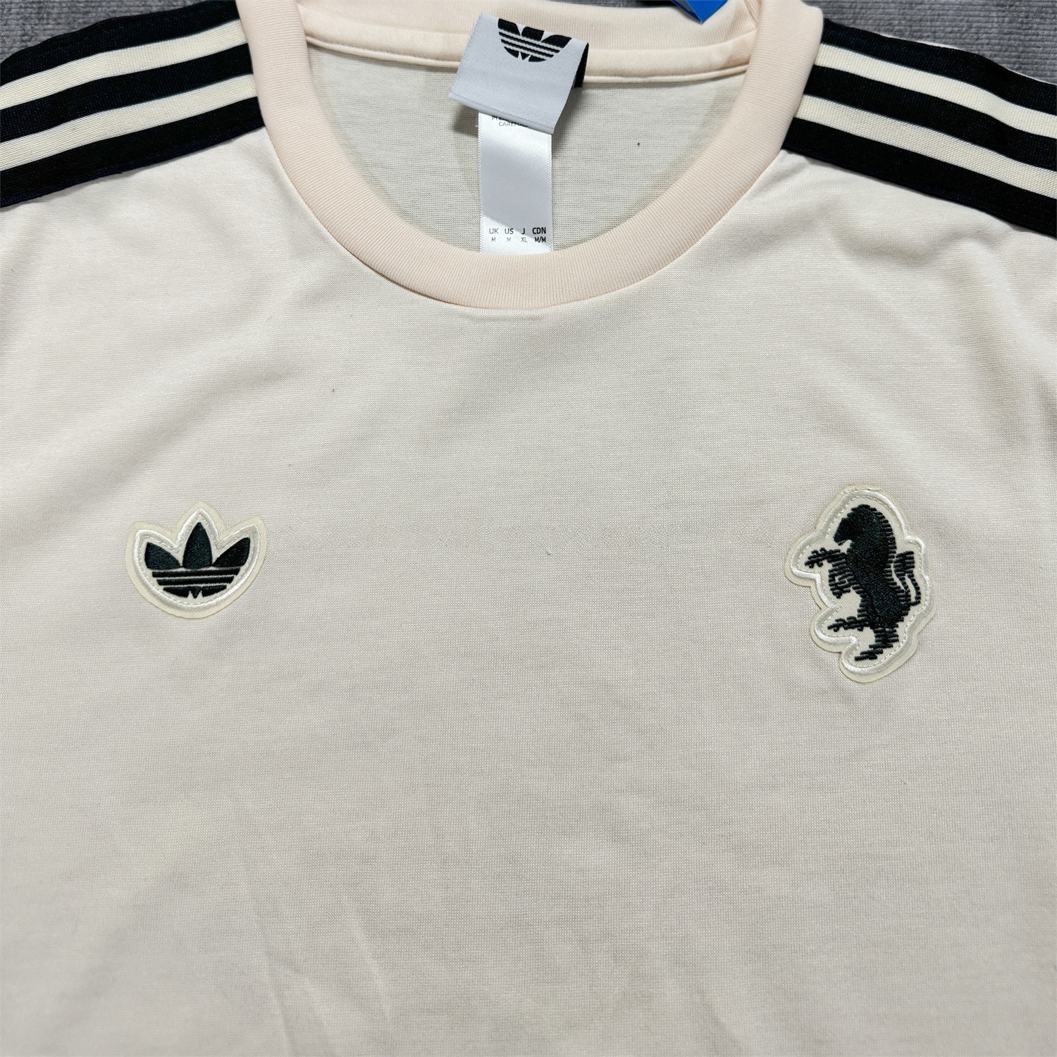 Juventus 25-26 Black And Cream Color Casual Jersey - Unitedfutballjersey