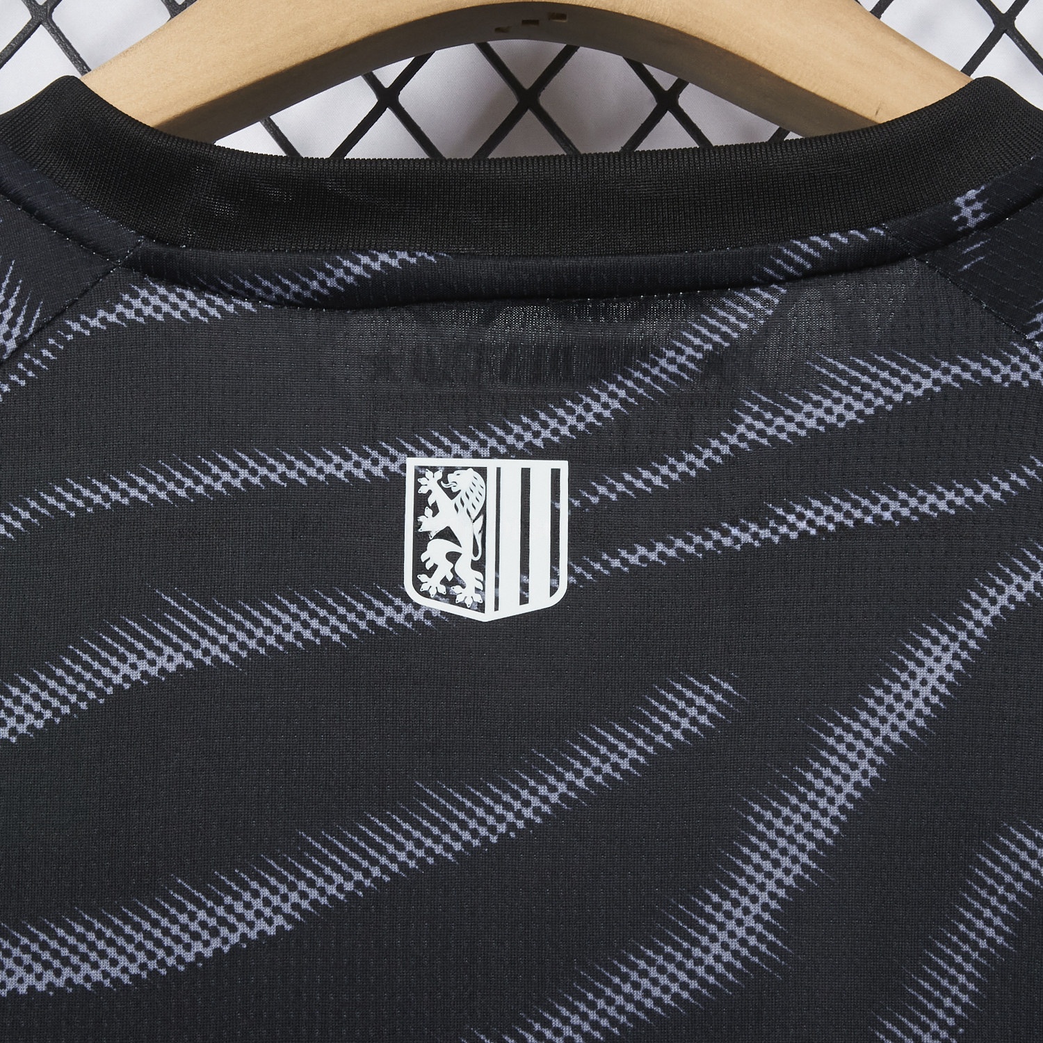 Dynamo Dresden 25-26 Away Black Jersey - Fans Version - Unitedfutballjersey