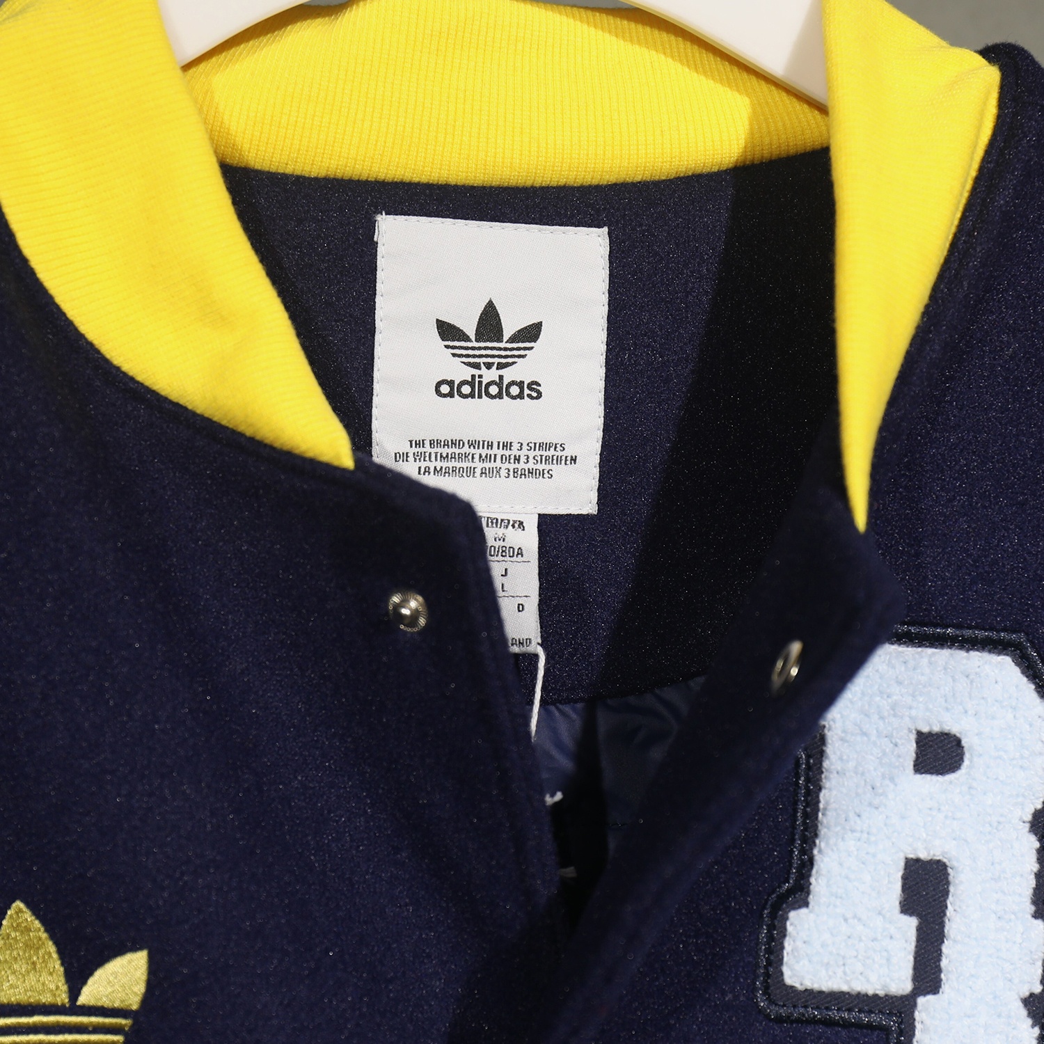 Real Madrid 25-26 Warm Windbreaker Jacket - Dark Blue And White - Unitedfutballjersey