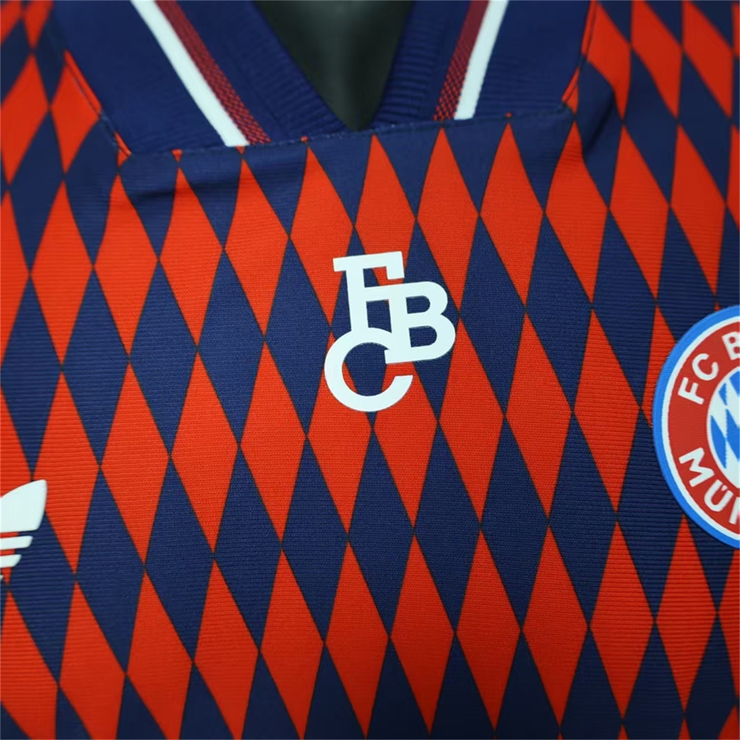 Bayern Munich 25-26 Trefoil Retro Style Red And Deep Blue Jersey - Player Version - Unitedfutballjersey