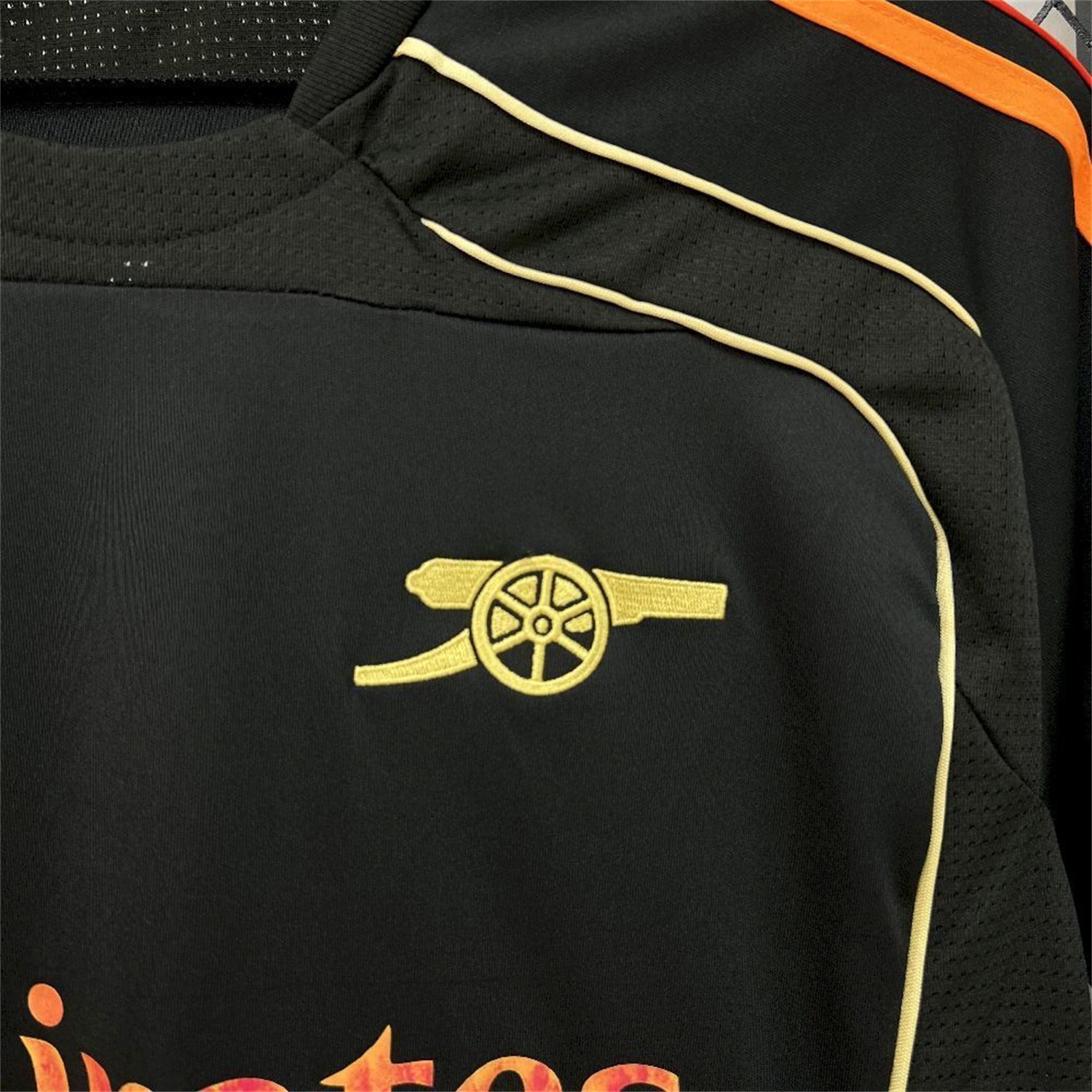 Arsenal 25-26 Gold Lines Black Training Jersey - Fans Version - Unitedfutballjersey