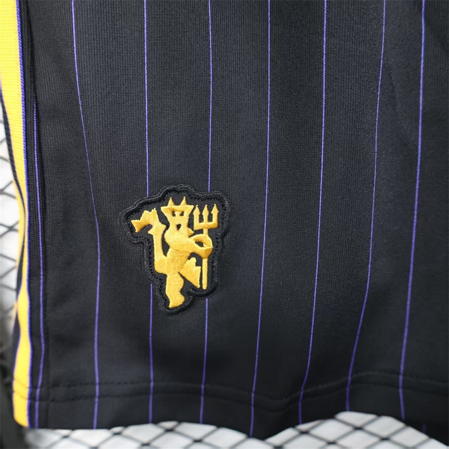 Manchester United 25-26 Trefoil Black Travel Shorts - Player Version - Unitedfutballjersey