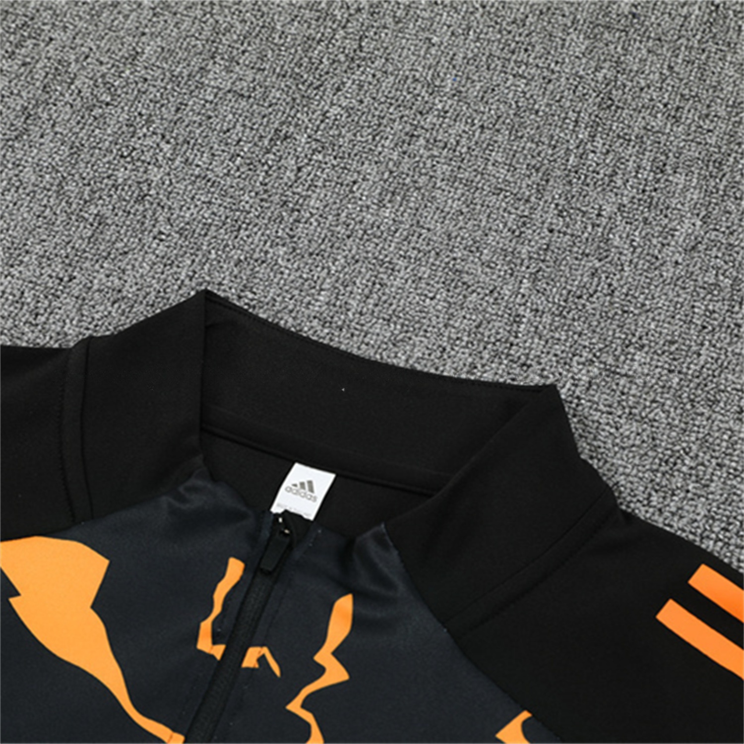 Real Madrid 25-26 Kids Long Sleeve Training Set - Player Version - Yellow Pattern Black Top and Black Pants - Unitedfutballjersey