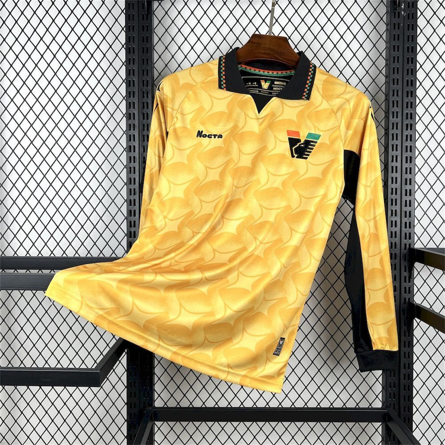 Venezia FC 25-26 Goalkeeper Yellow Unsponsored Long Sleeves Jersey - Fans Version - Unitedfutballjersey