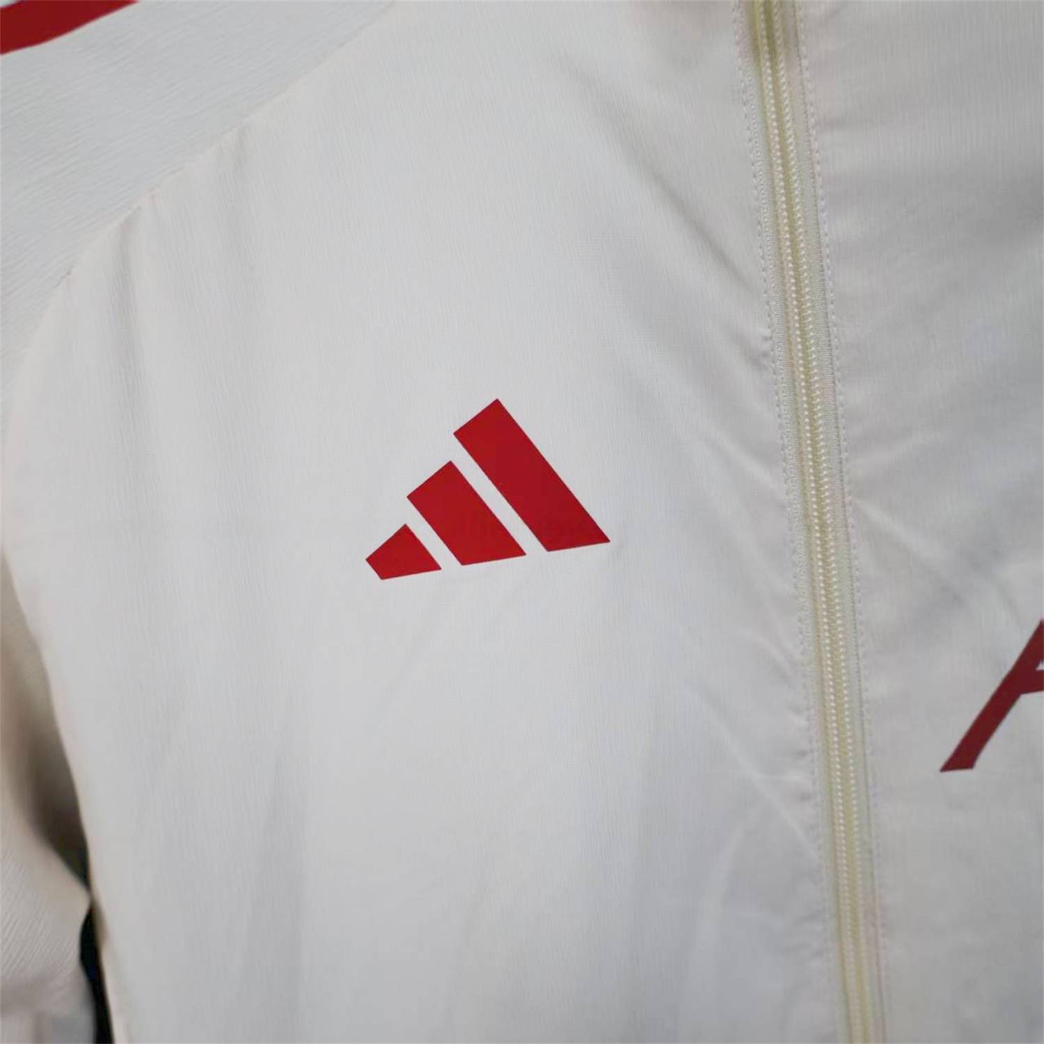 Liver.pool 25-26 White Windbreaker Jacket - Unitedfutballjersey