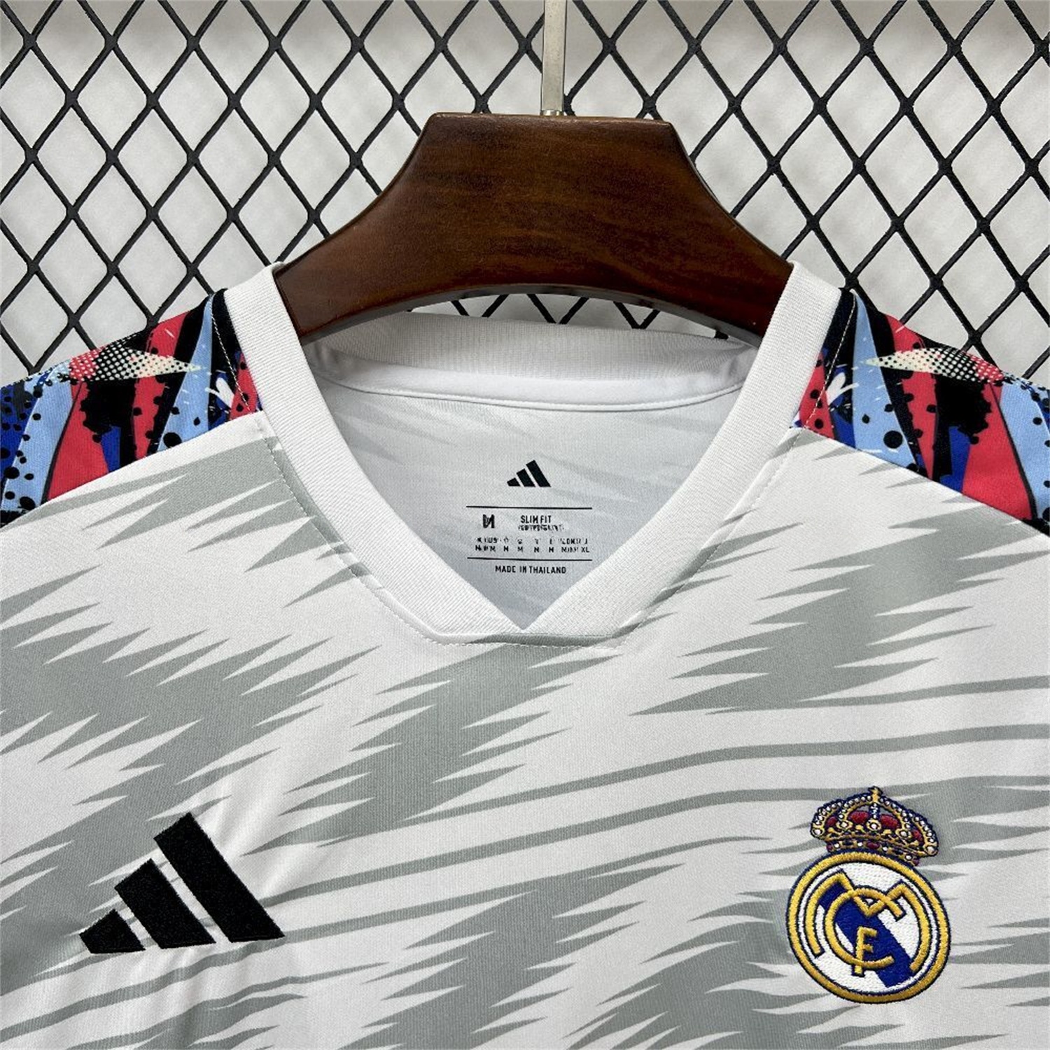 Real Madrid 25-26 Grey And White Pre-Match Training Jersey - Fans Version - Unitedfutballjersey
