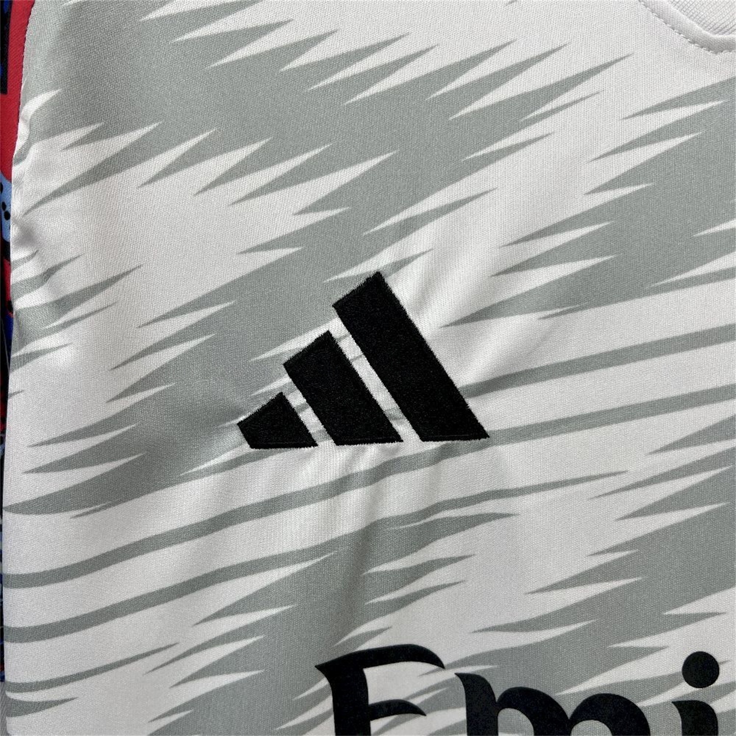 Real Madrid 25-26 Grey And White Pre-Match Training Jersey - Fans Version - Unitedfutballjersey