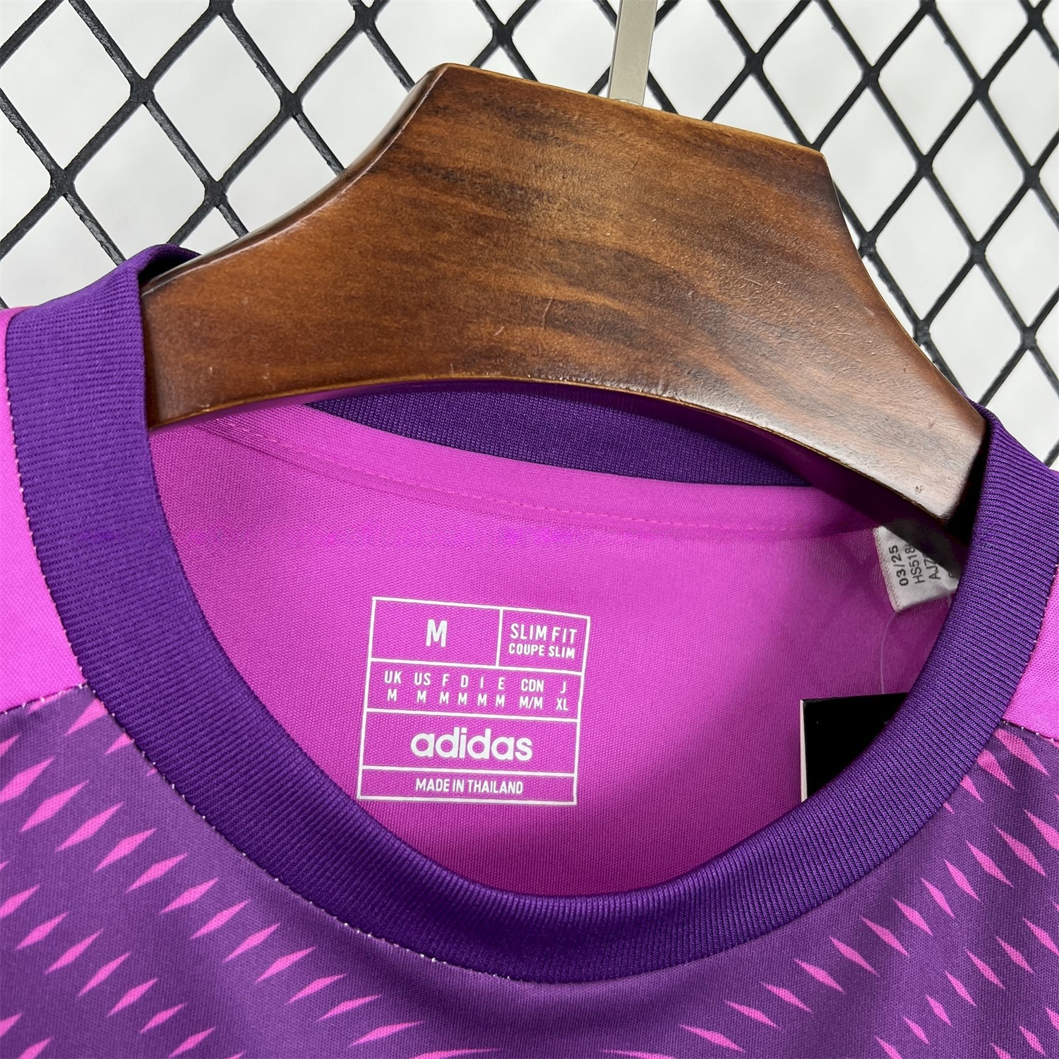 Bayern Munich 25-26 Purple Goalkeeper Jersey - Fans Version - Unitedfutballjersey