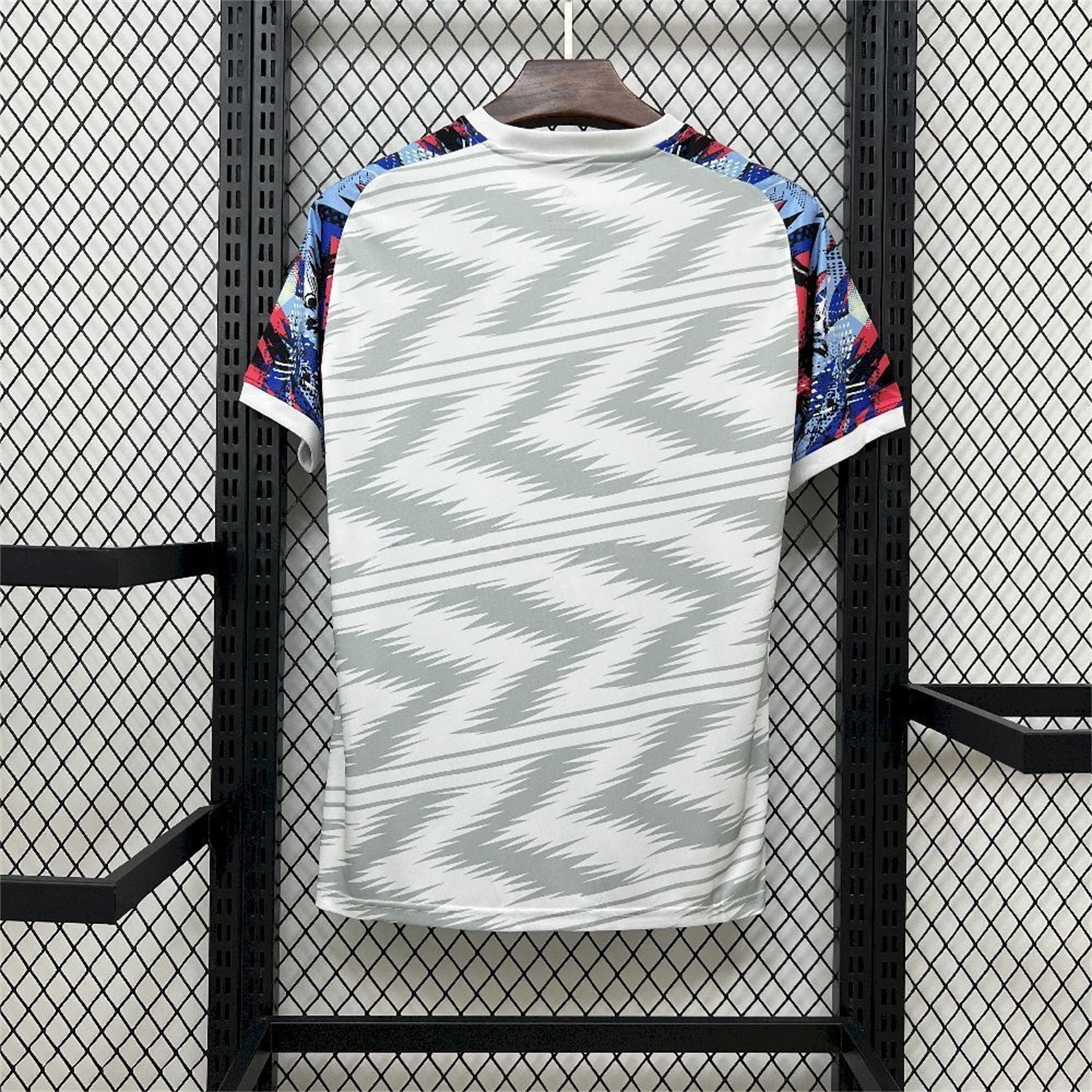 Real Madrid 25-26 Grey And White Pre-Match Training Jersey - Fans Version - Unitedfutballjersey