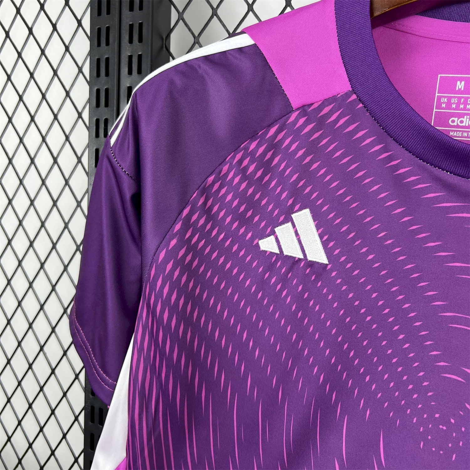 Bayern Munich 25-26 Purple Goalkeeper Jersey - Fans Version - Unitedfutballjersey