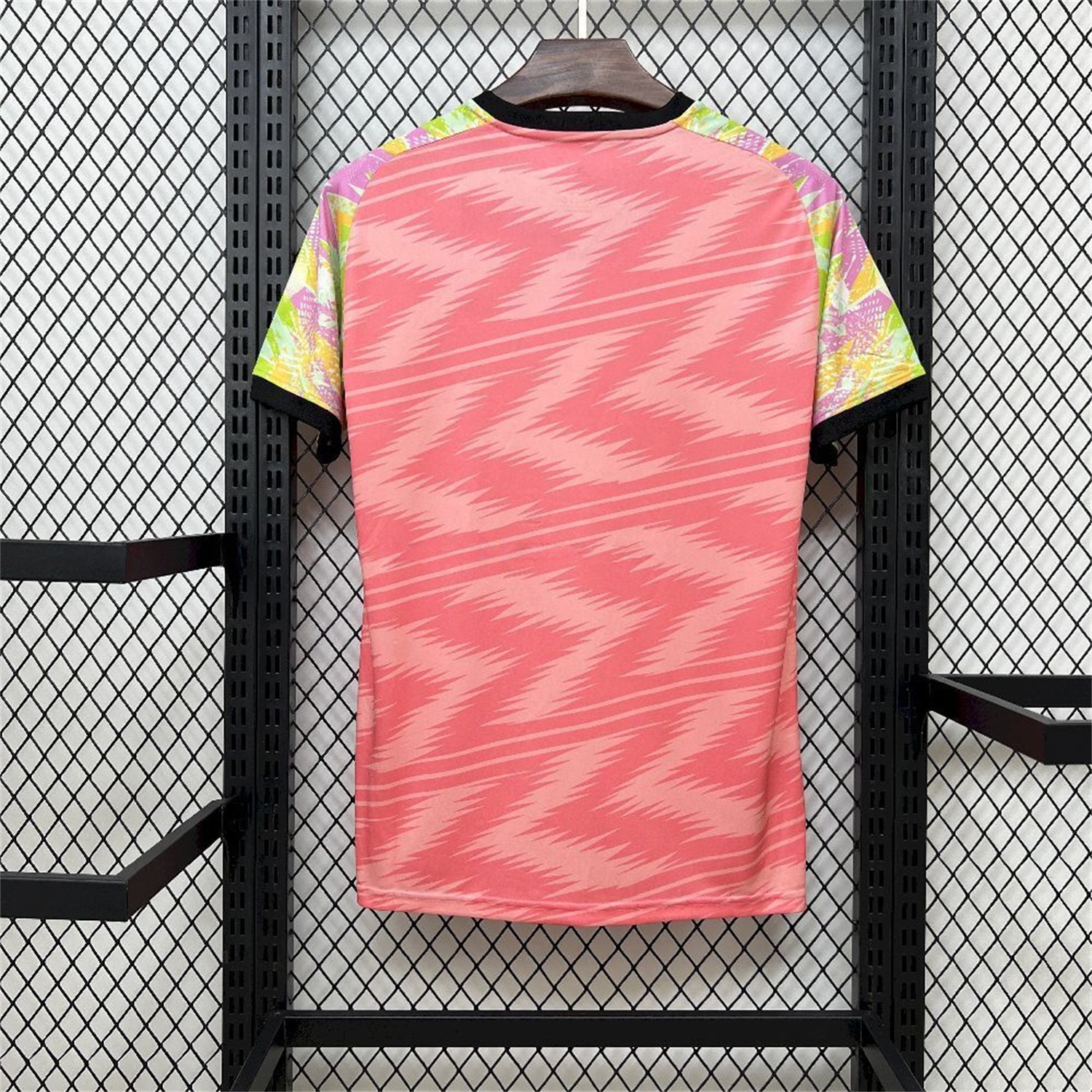 Real Madrid 25-26 Pink And Green Pre-Match Training Jersey - Fans Version - Unitedfutballjersey