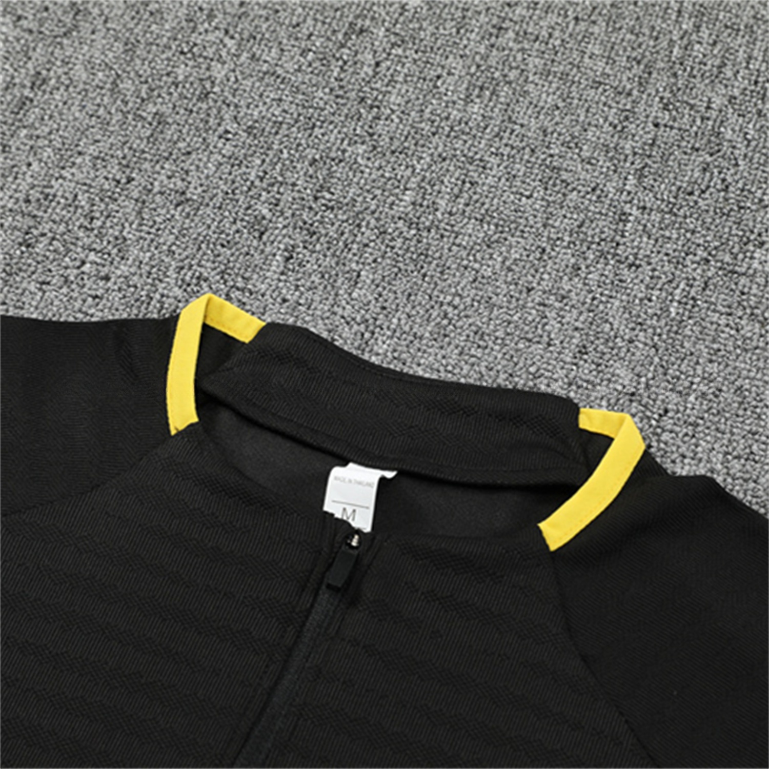 Manchester United 25-26 Kids Long Sleeve Training Set - Black Top & Black Pants - Unitedfutballjersey