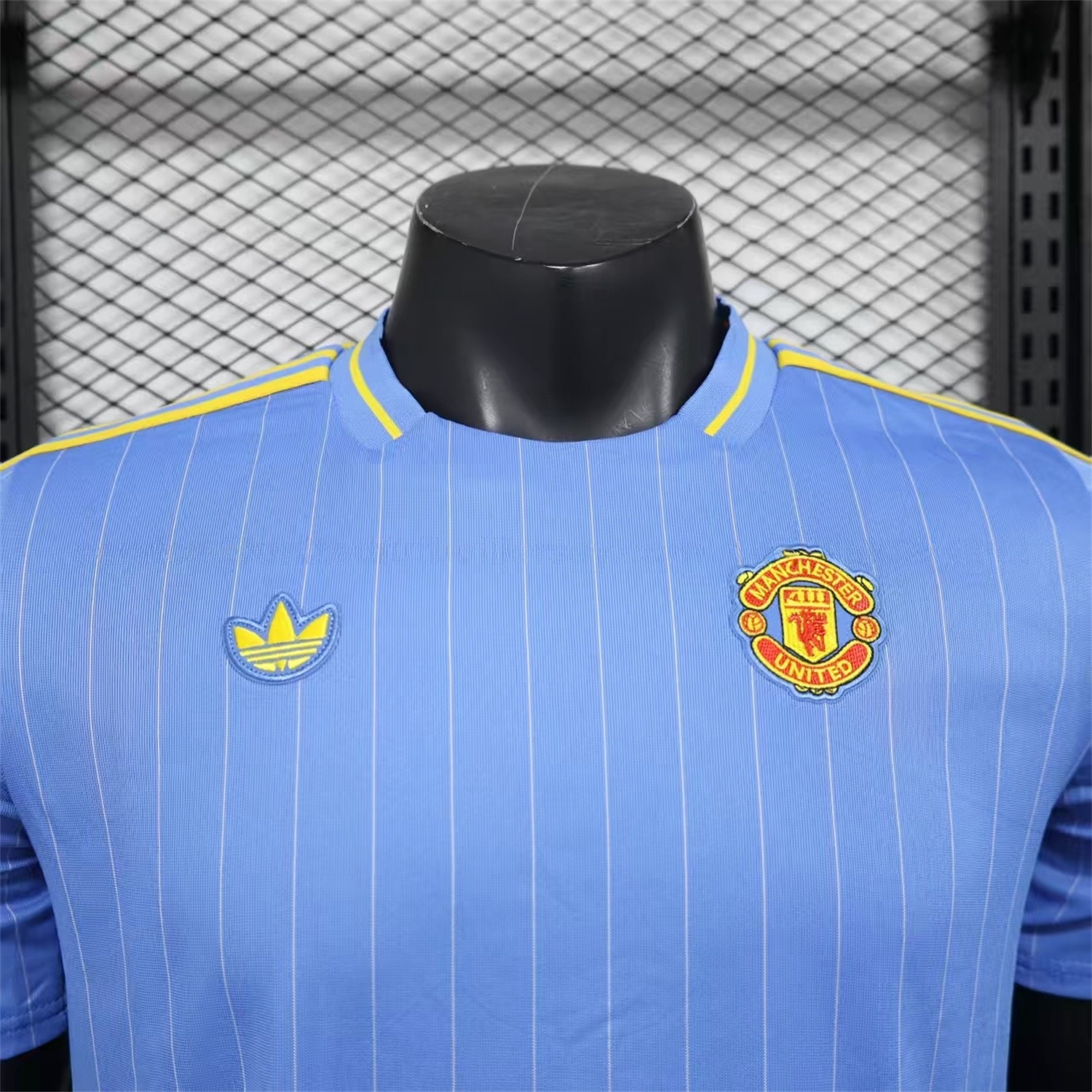 Manchester United 25-26 Icon Travel Special Edition Blue Jersey - Player Version - Unitedfutballjersey