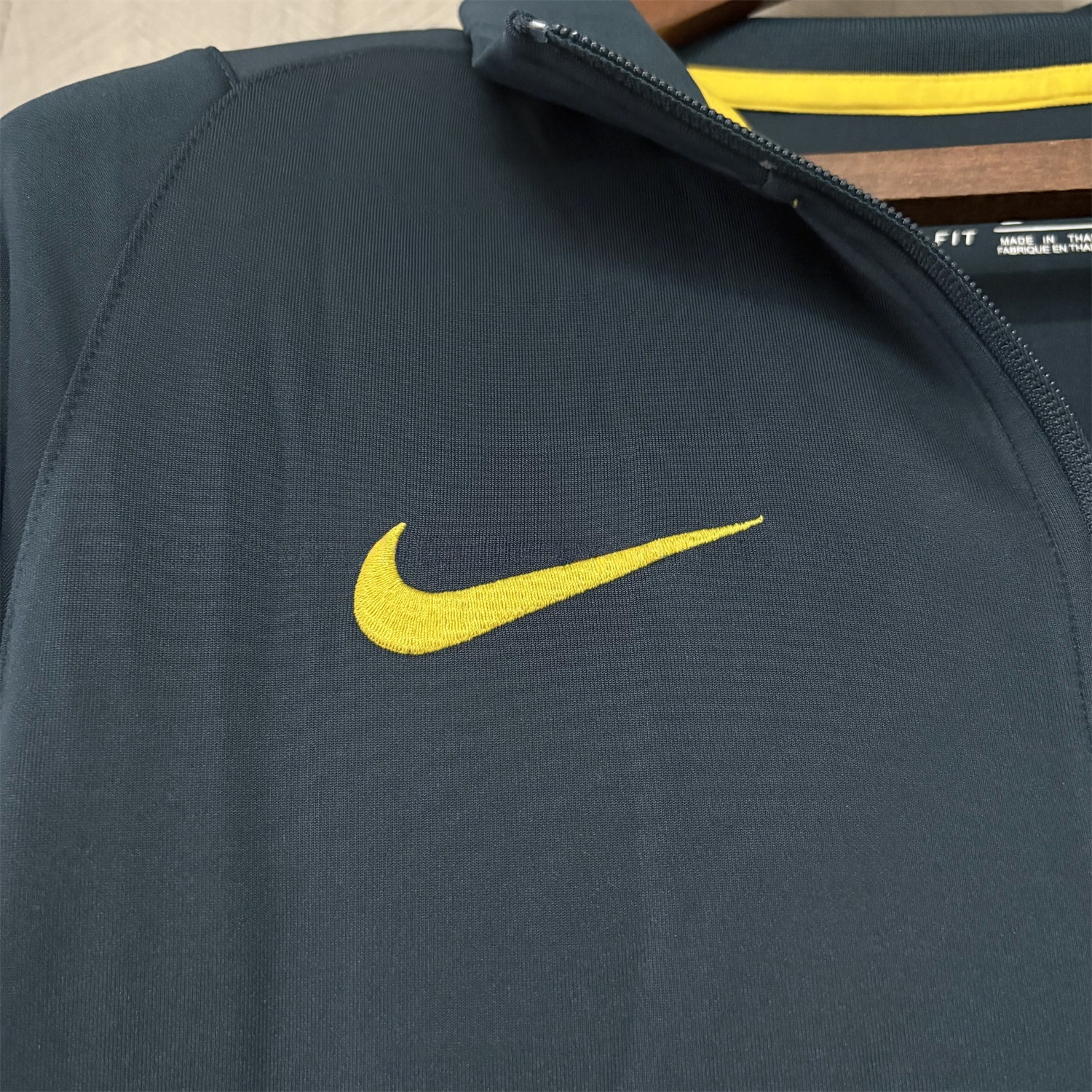 Retro Brazil 2022 Pre-Match Dark Blue Unsponsored Windbreaker - Unitedfutballjersey