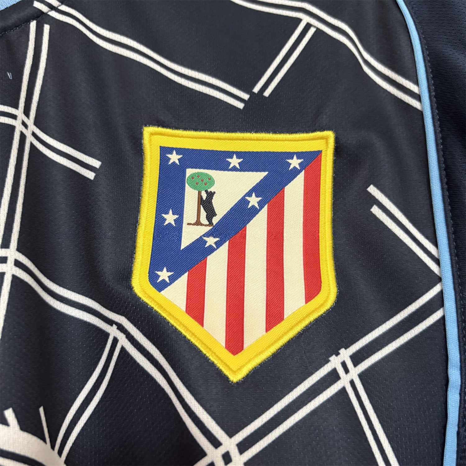 Retro Atletico Madrid 2004-05 Away Long Sleeves Jersey - S.p.i.d.e.r M.a.n - Unitedfutballjersey