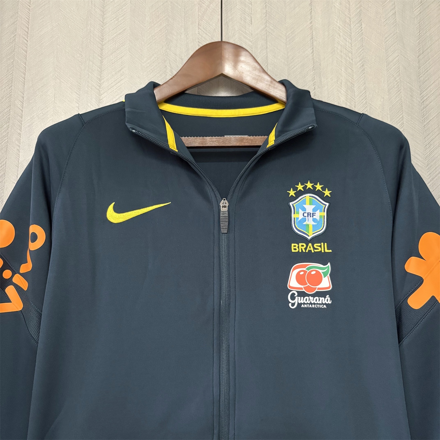 Retro Brazil 2022 Pre-Match Dark Blue Unsponsored Windbreaker - Unitedfutballjersey