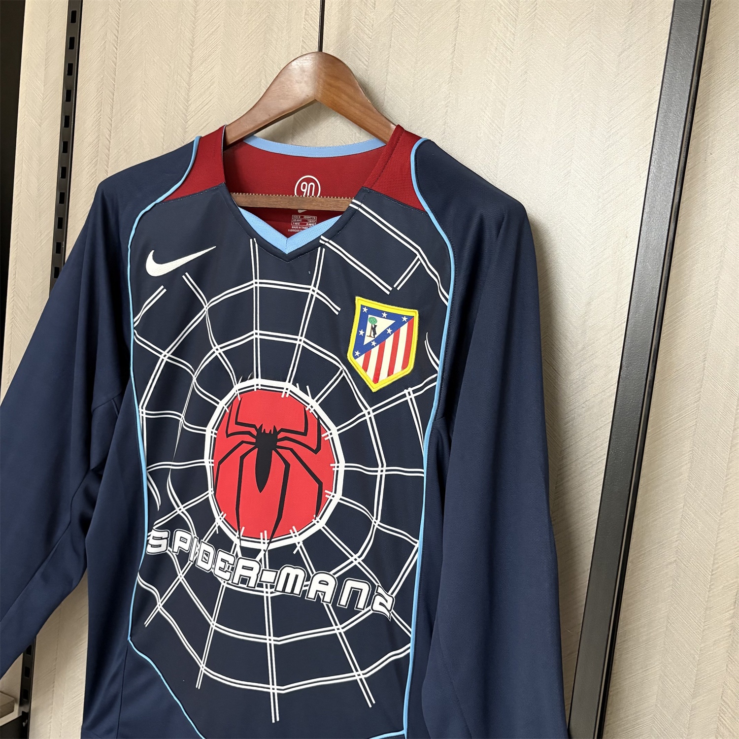 Retro Atletico Madrid 2004-05 Away Long Sleeves Jersey - S.p.i.d.e.r M.a.n - Unitedfutballjersey