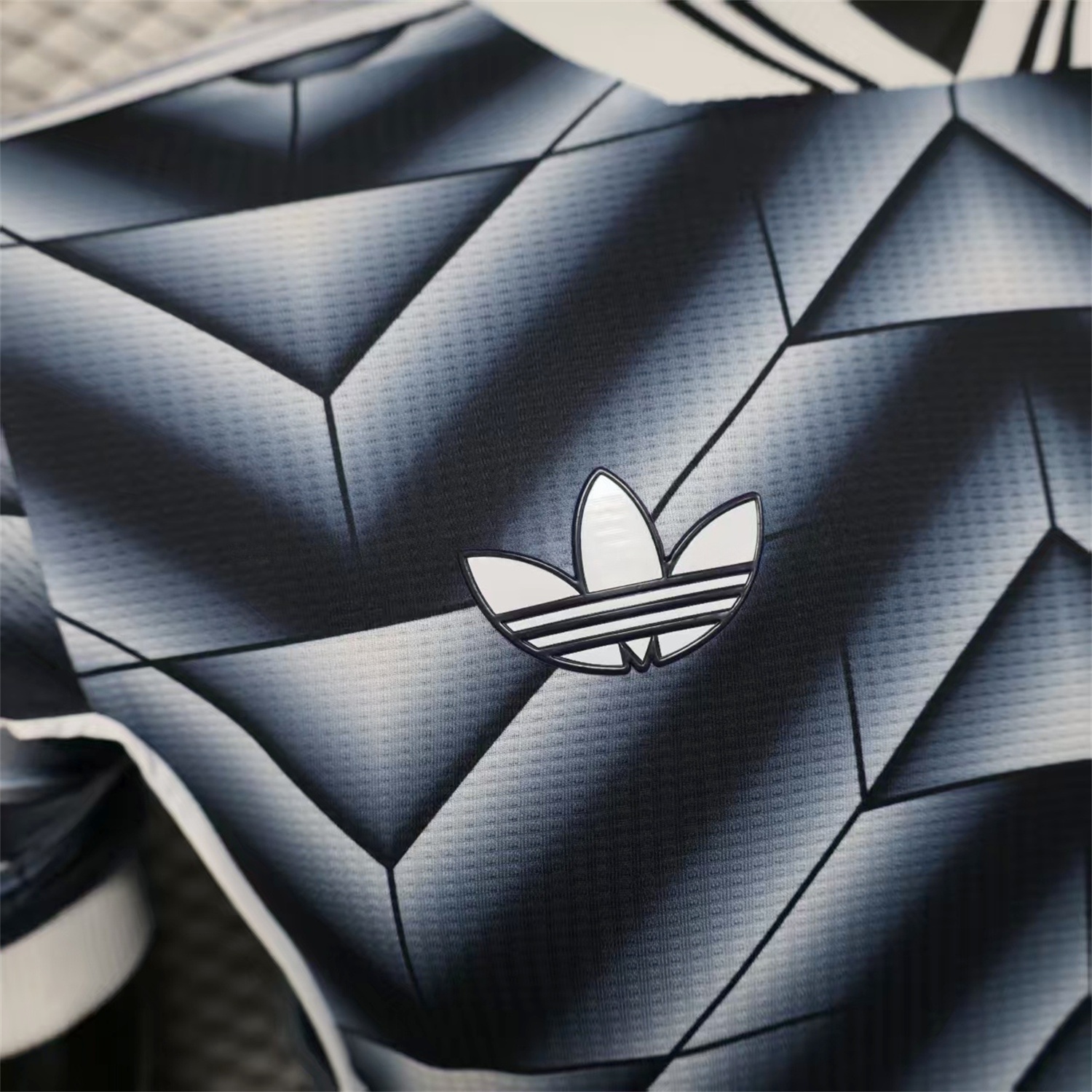 Real Madrid 25-26 Refracted Black Light White Special Jersey - Player Version - Unitedfutballjersey