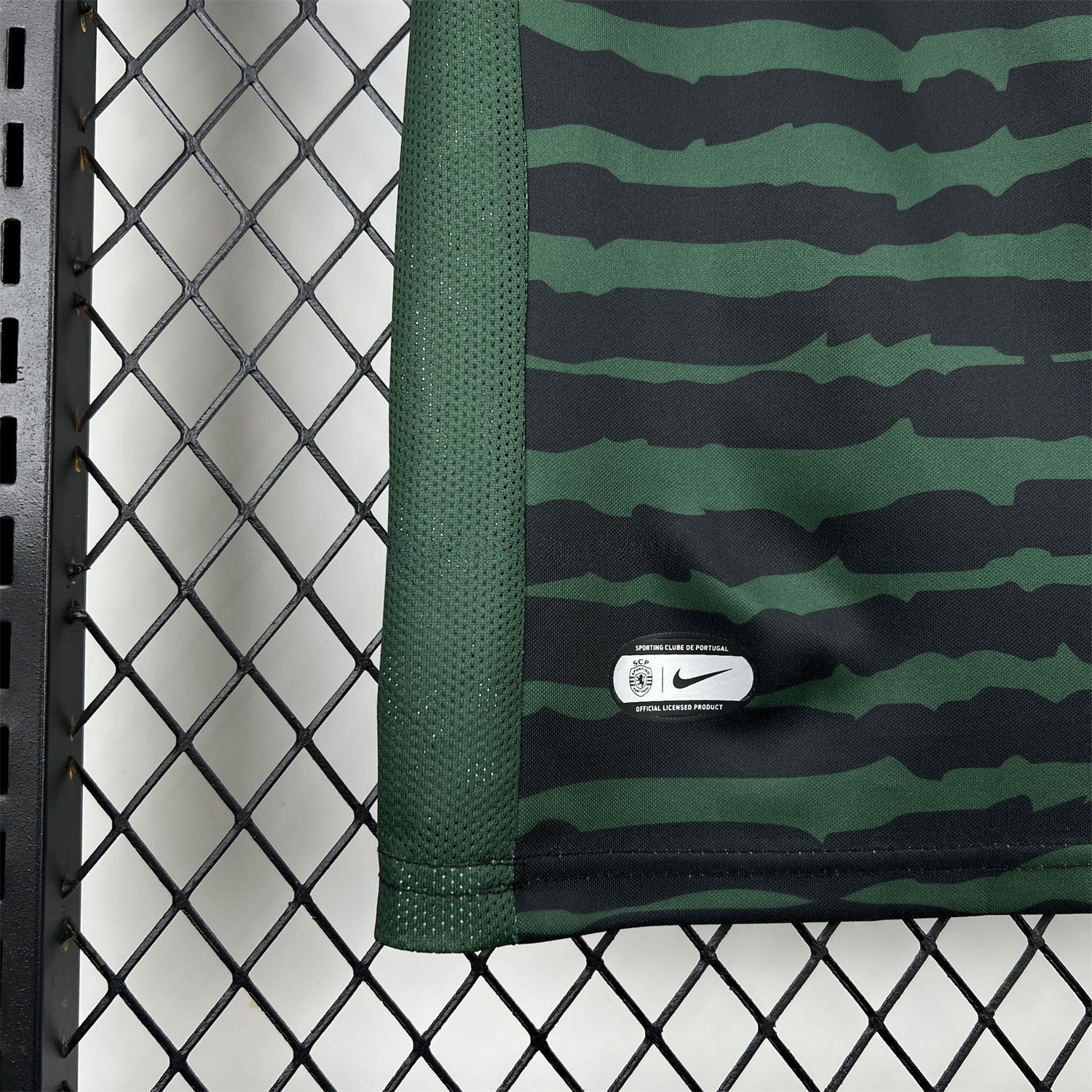 Sporting CP 25-26 Goalkeeper Green And Black Kids Kit - Unitedfutballjersey