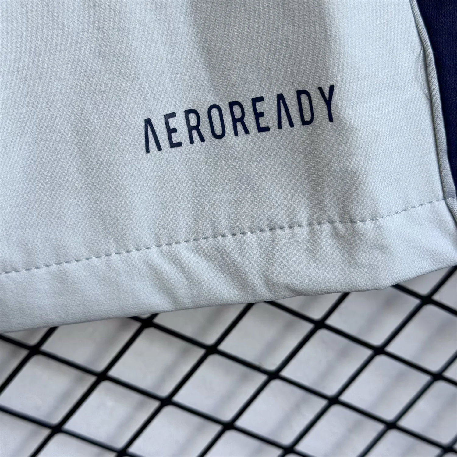 Arsenal 25-26 Windbreaker Training Set - Light Grey Top and Blue Pants - Unitedfutballjersey