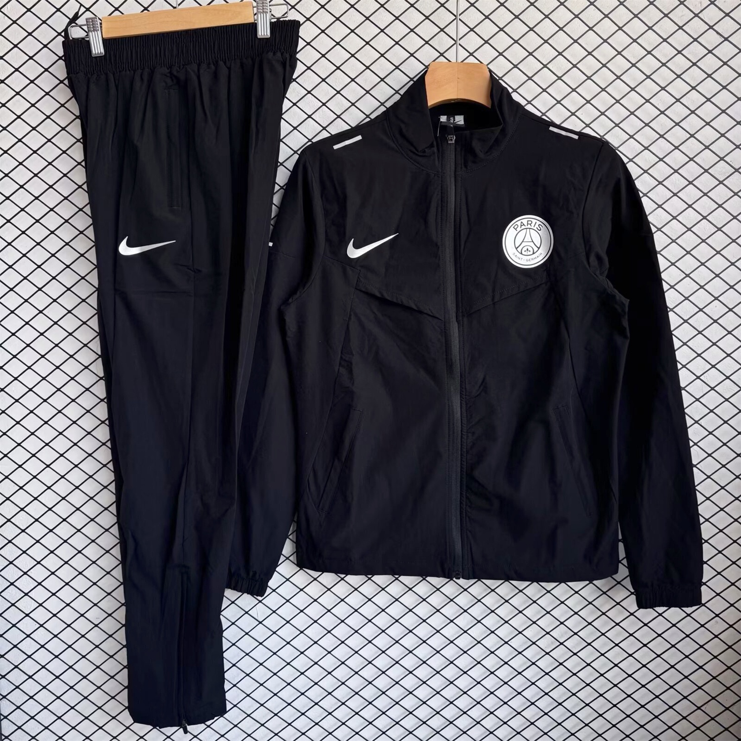 Paris Saint-Germain PSG 25-26 Windbreaker Training Set - Black Top and Pants - Unitedfutballjersey