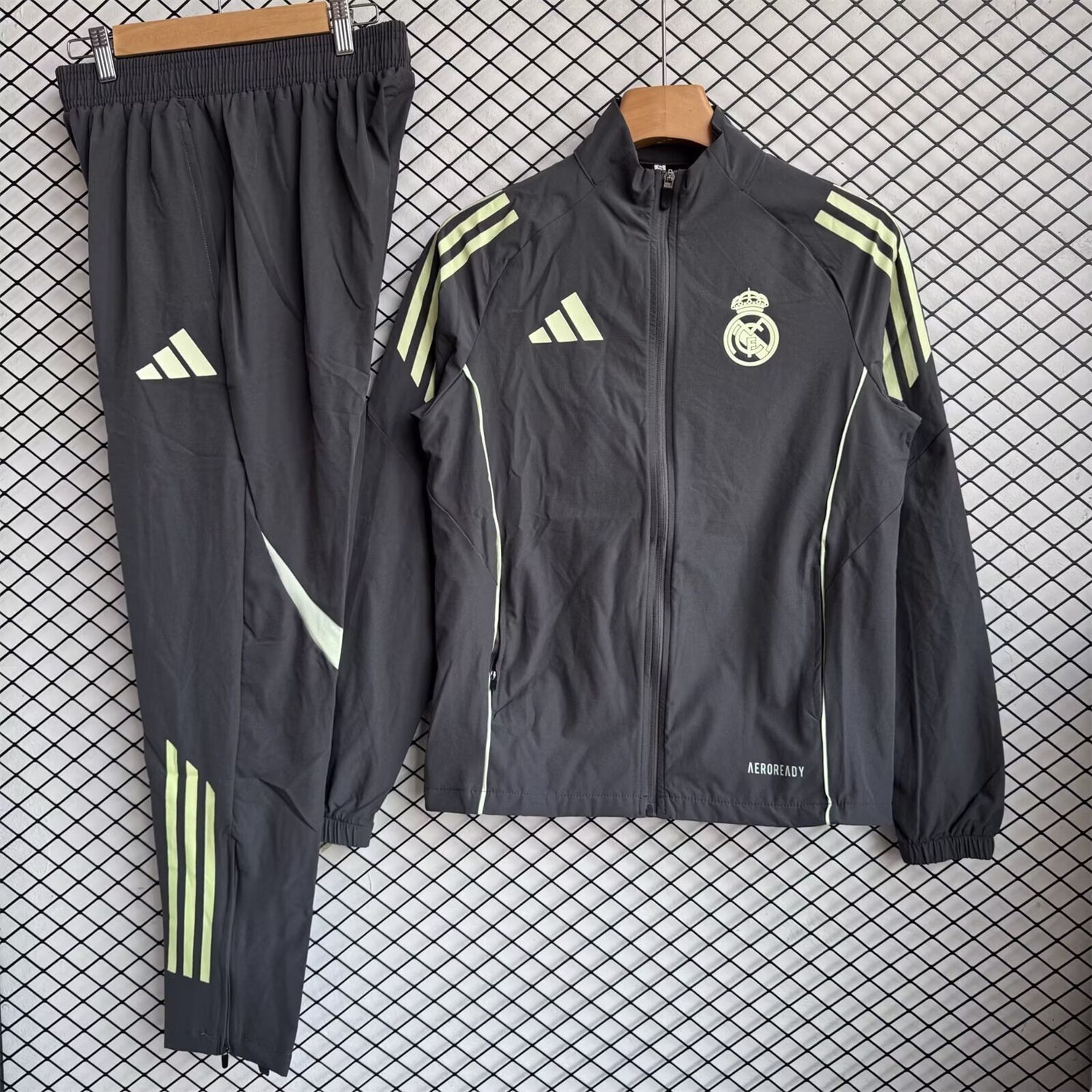 Real Madrid 25-26 Windbreaker Training Set - Green Grey Top and Pants - Unitedfutballjersey