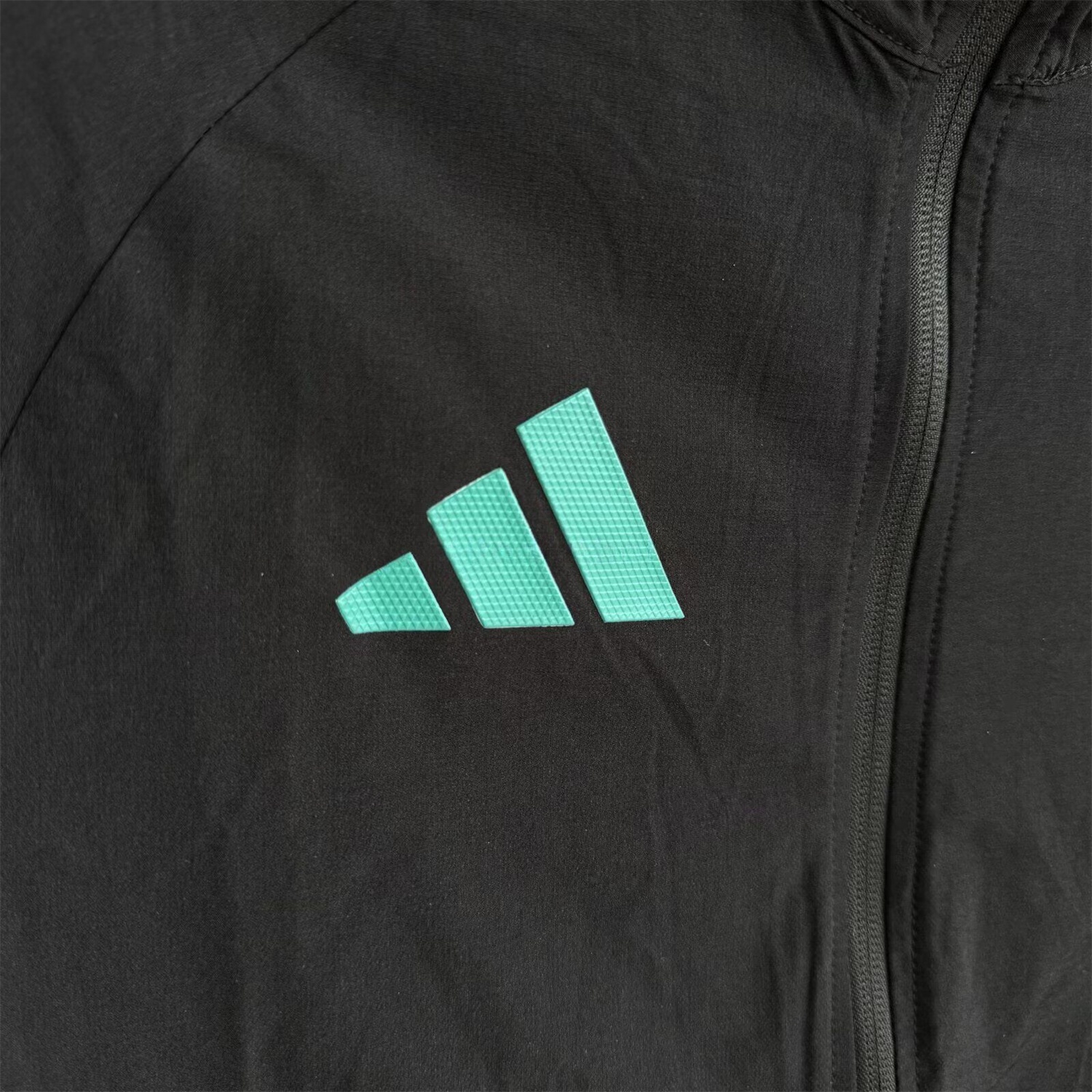 Algeria 25-26 Windbreaker Training Set - Black Top and Pants - Unitedfutballjersey