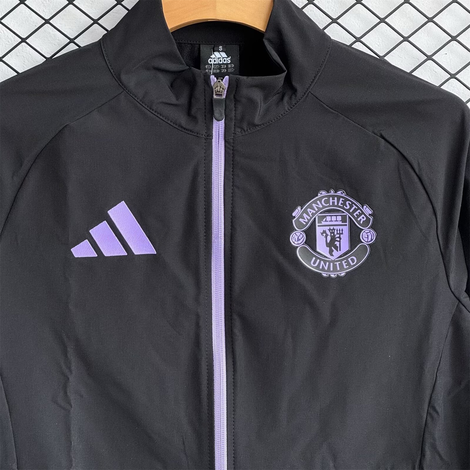 Manchester United 25-26 Windbreaker Training Set - Purple Black Top and Pants - Unitedfutballjersey