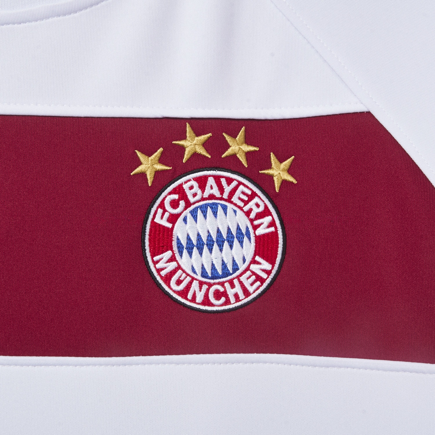 Bayern Munich 25-26 White Stripes Unisex Pullover Hoodie - Unitedfutballjersey